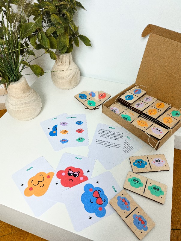 Gra domino drewniane obrazkowe dla dzieci z kartami edukacyjnymi - Emocje