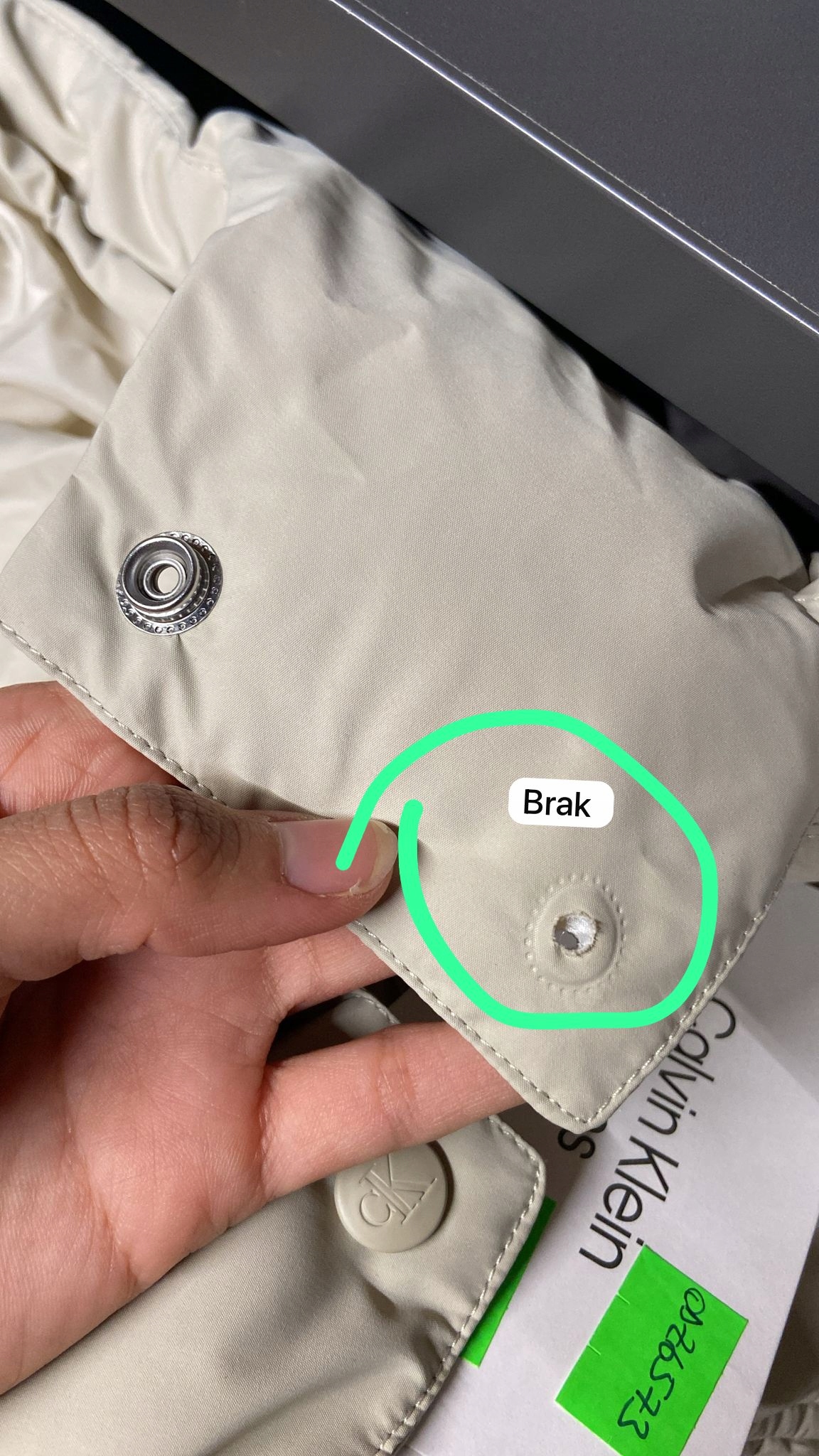 Kurtka zimowa damska pikowana Calvin Klein J20J224104 L (z defektem)