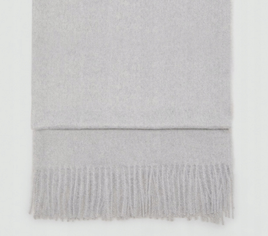 MANGO Szalik z frędzlami