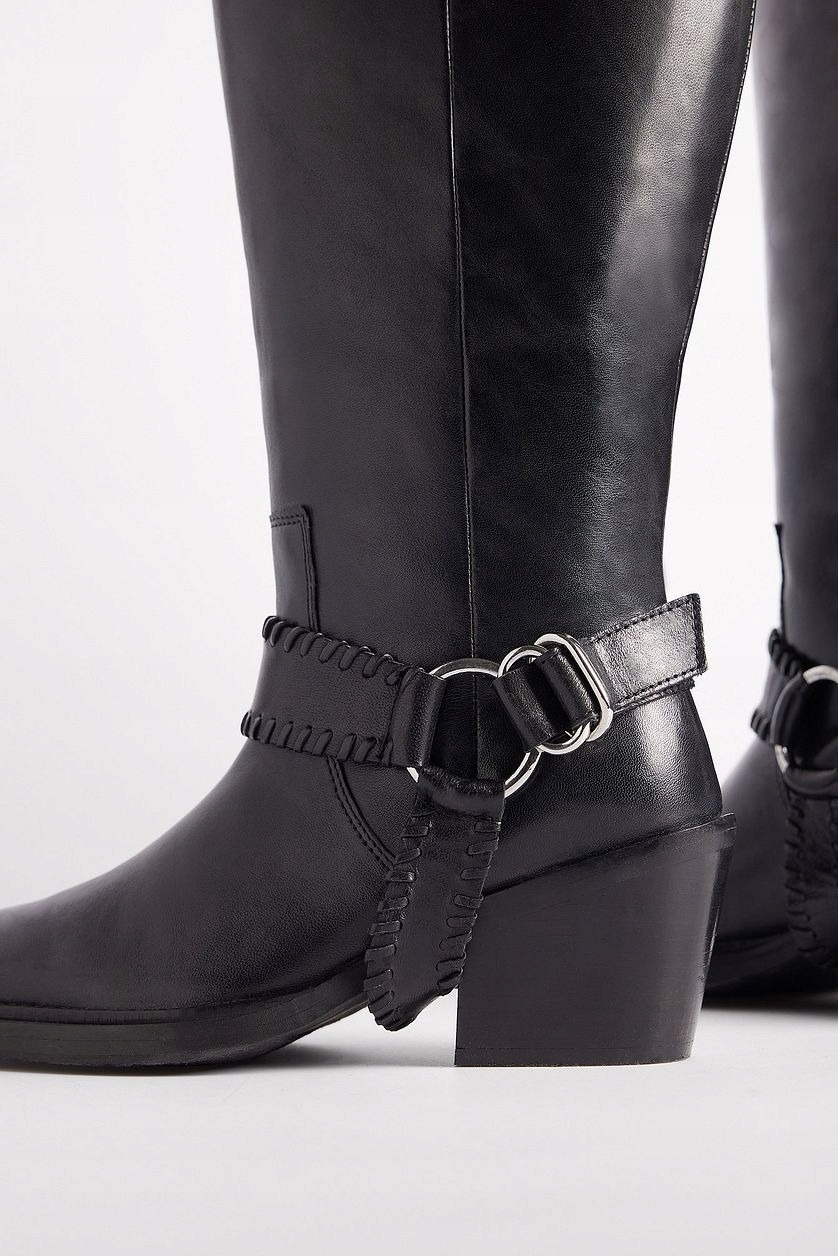 Skórzane kowbojki z klamrą r.36