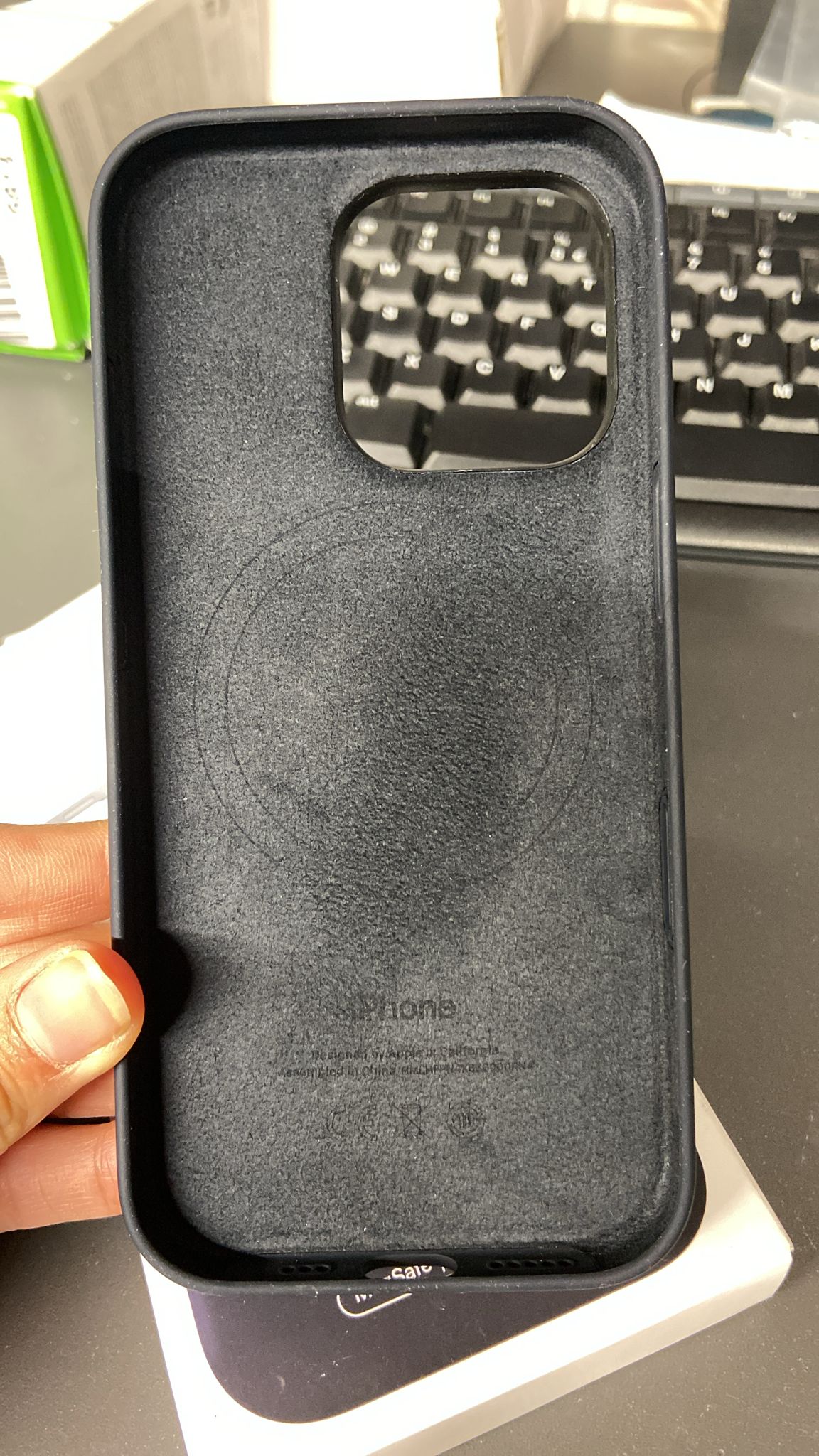 Plecki Apple do Apple iPhone 16 Pro SILICONE czarny