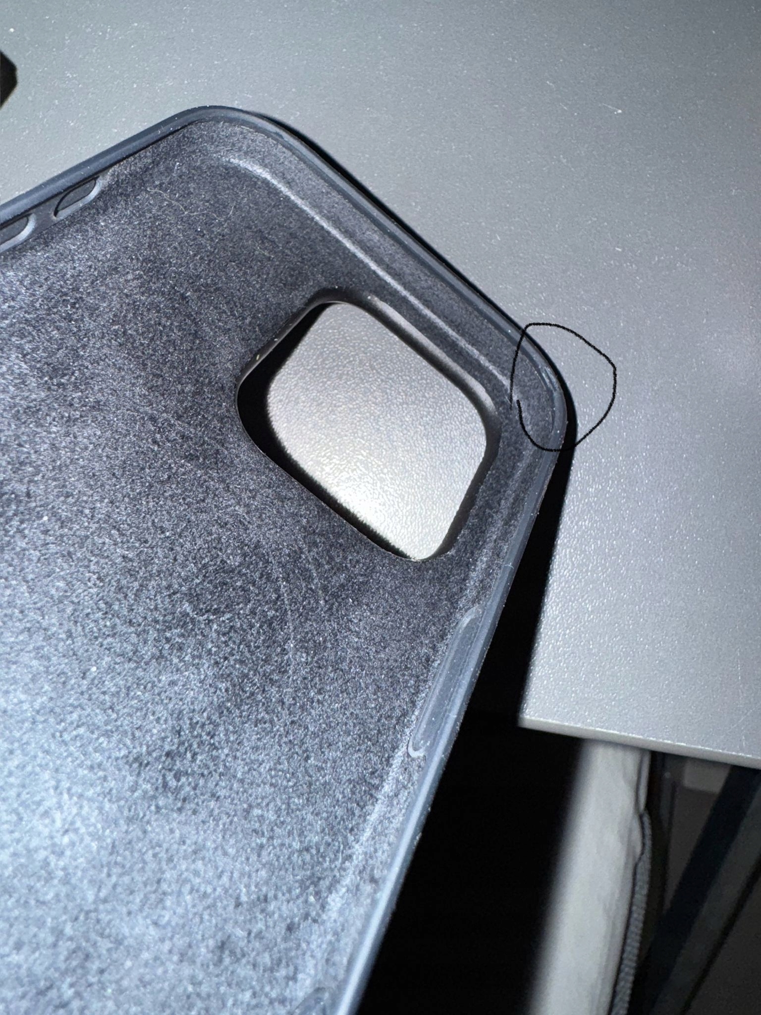 Plecki Apple do Apple iPhone 16 Pro czarny Defekt