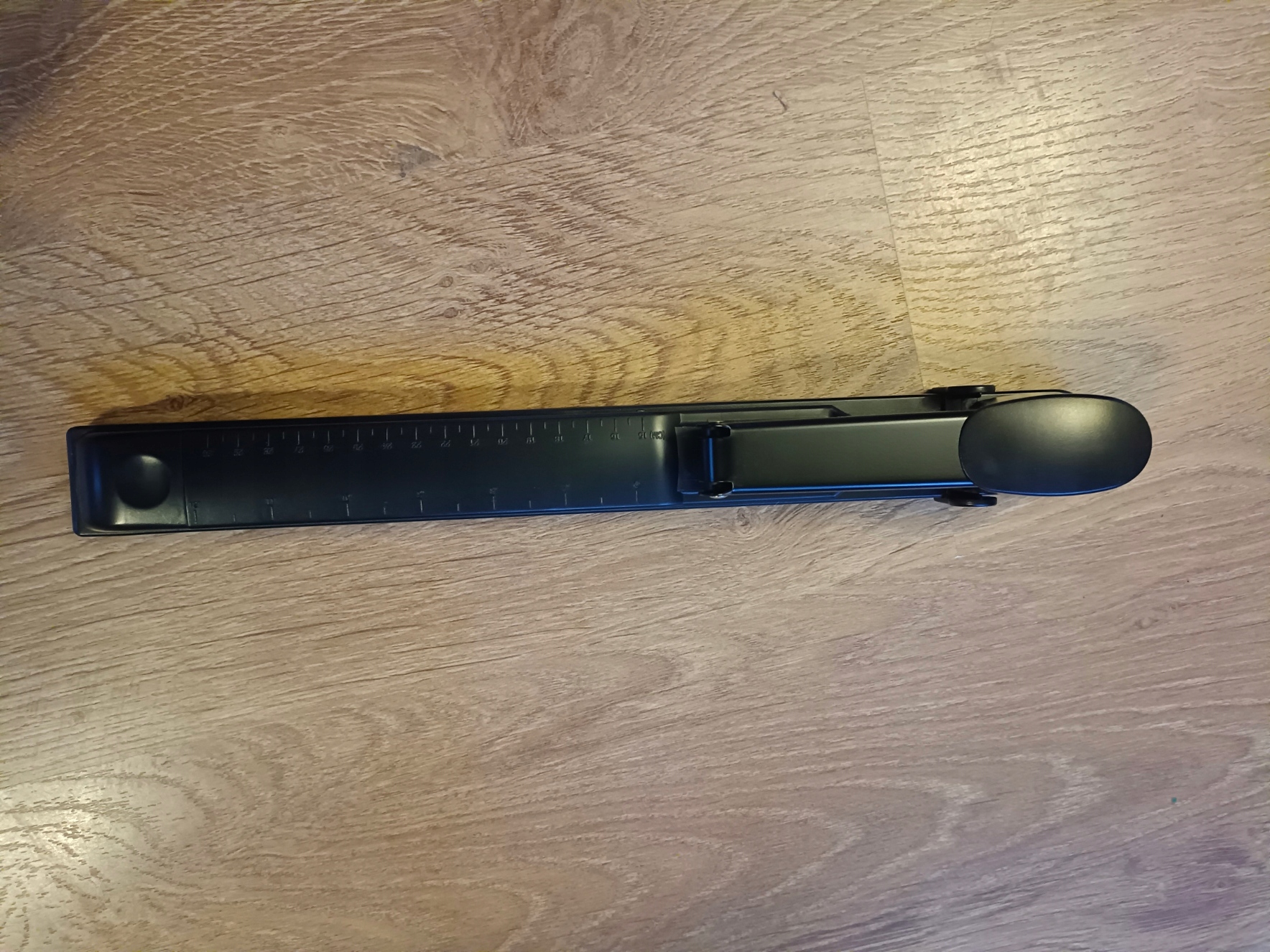 Długoramienny Rapesco czarny