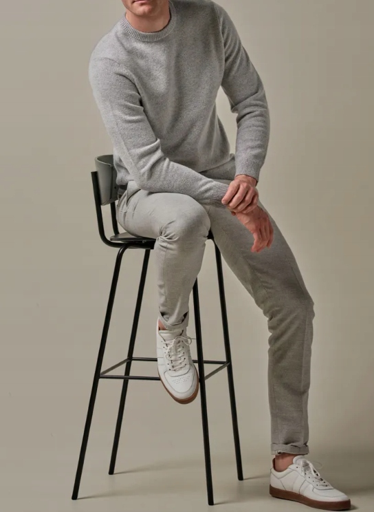 PROFUOMO Jasnoniebieski wełniany sweter z okrągłym dekoltem L