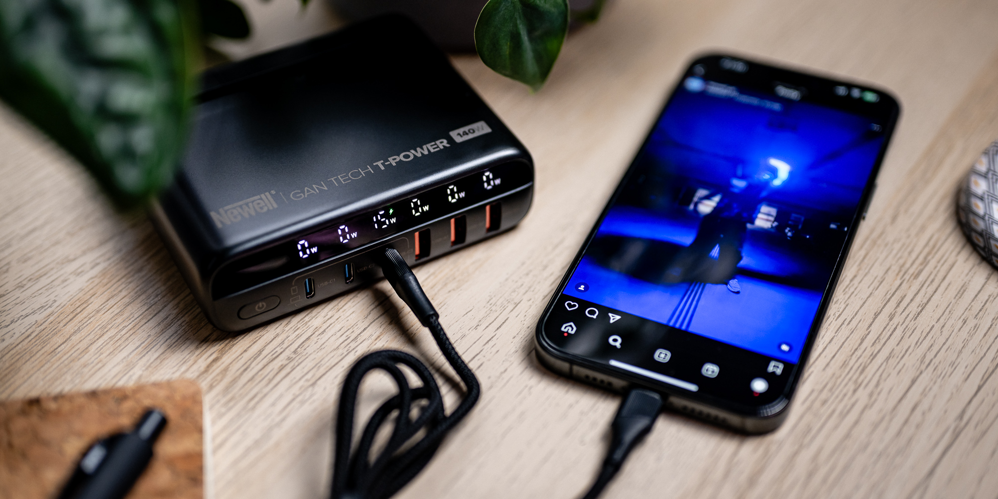 Ładowarka sieciowa z zestawem adapterów Newell GaN Tech T-power 140 W