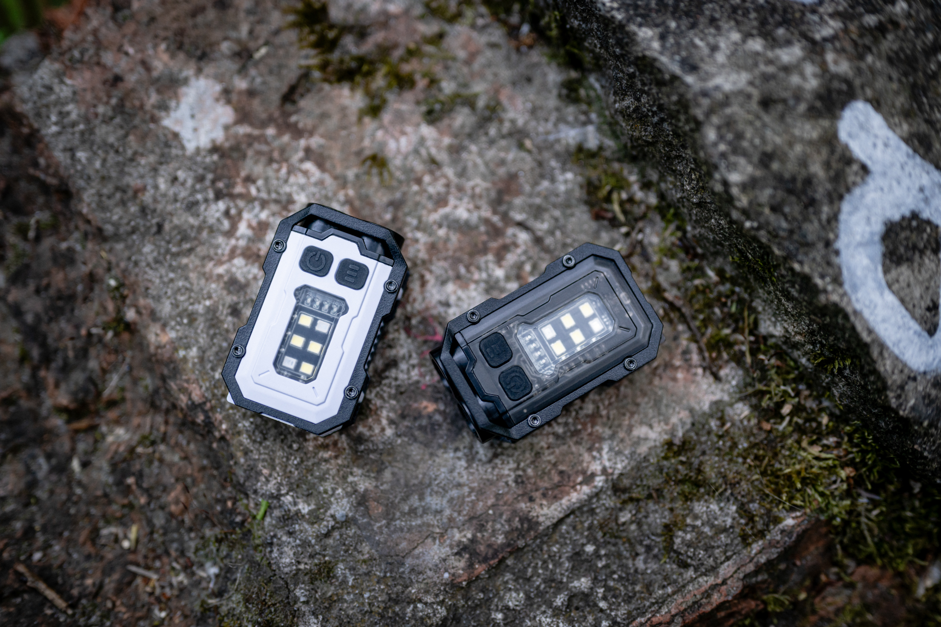 Latarka LED Newell EDC Nyks  Solid - czarna