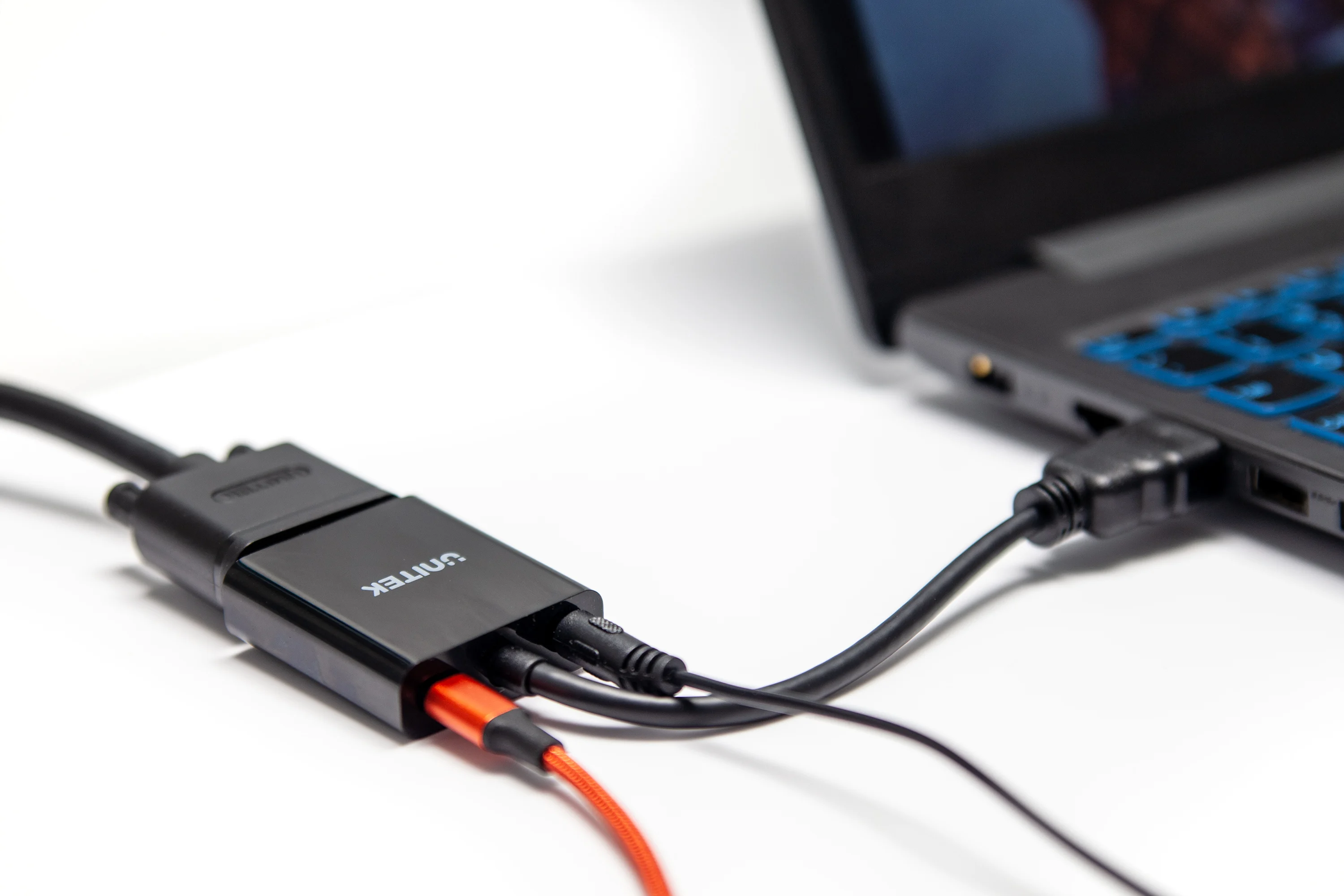 Unitek Y-6333 adapter HDMI to VGA + audio