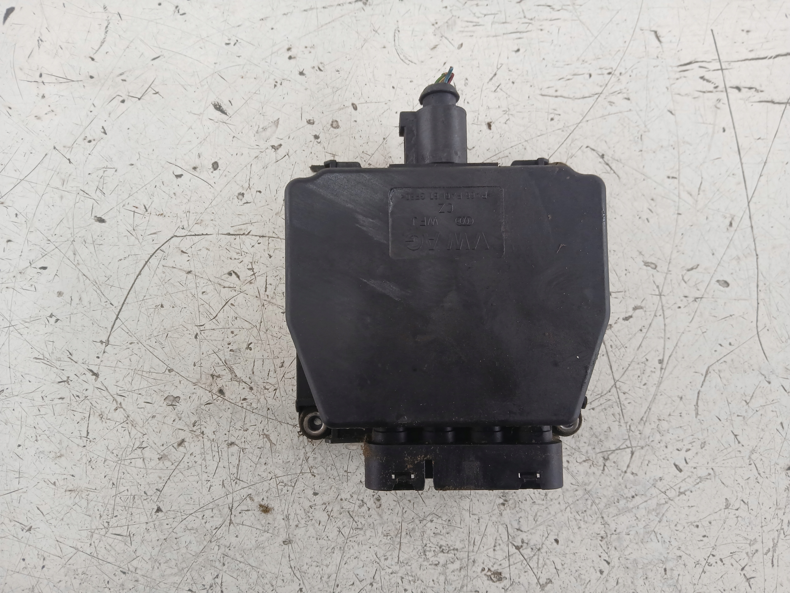 Dodatkowe zdjęcie używanej części: VW POLO 9N 1.4 TDI ZAWÓR MAGNETYCZNY