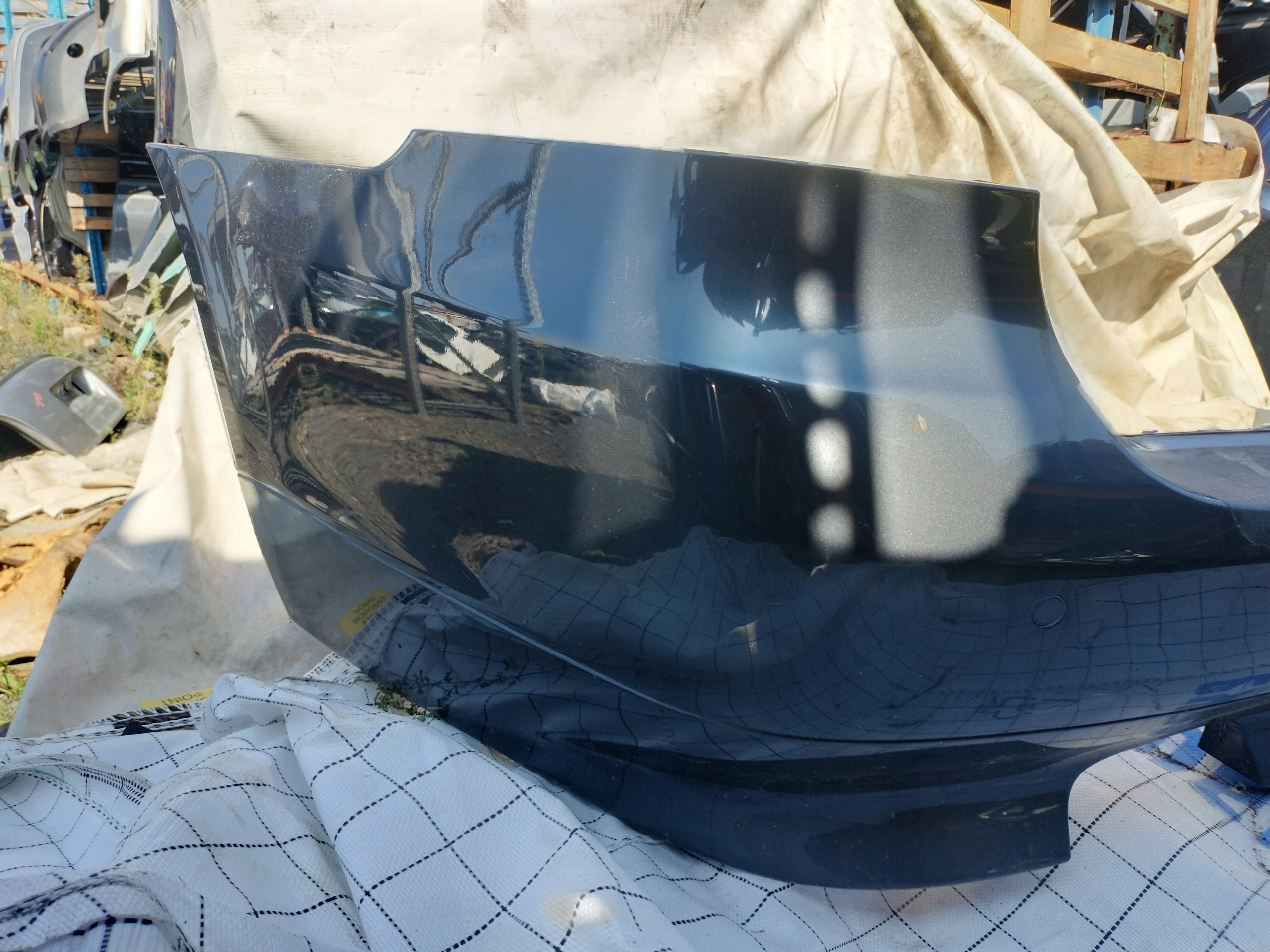 Dodatkowe zdjęcie używanej części: BMW E61 ZDERZAK TYŁ TYLNY PLATINGRAU A68