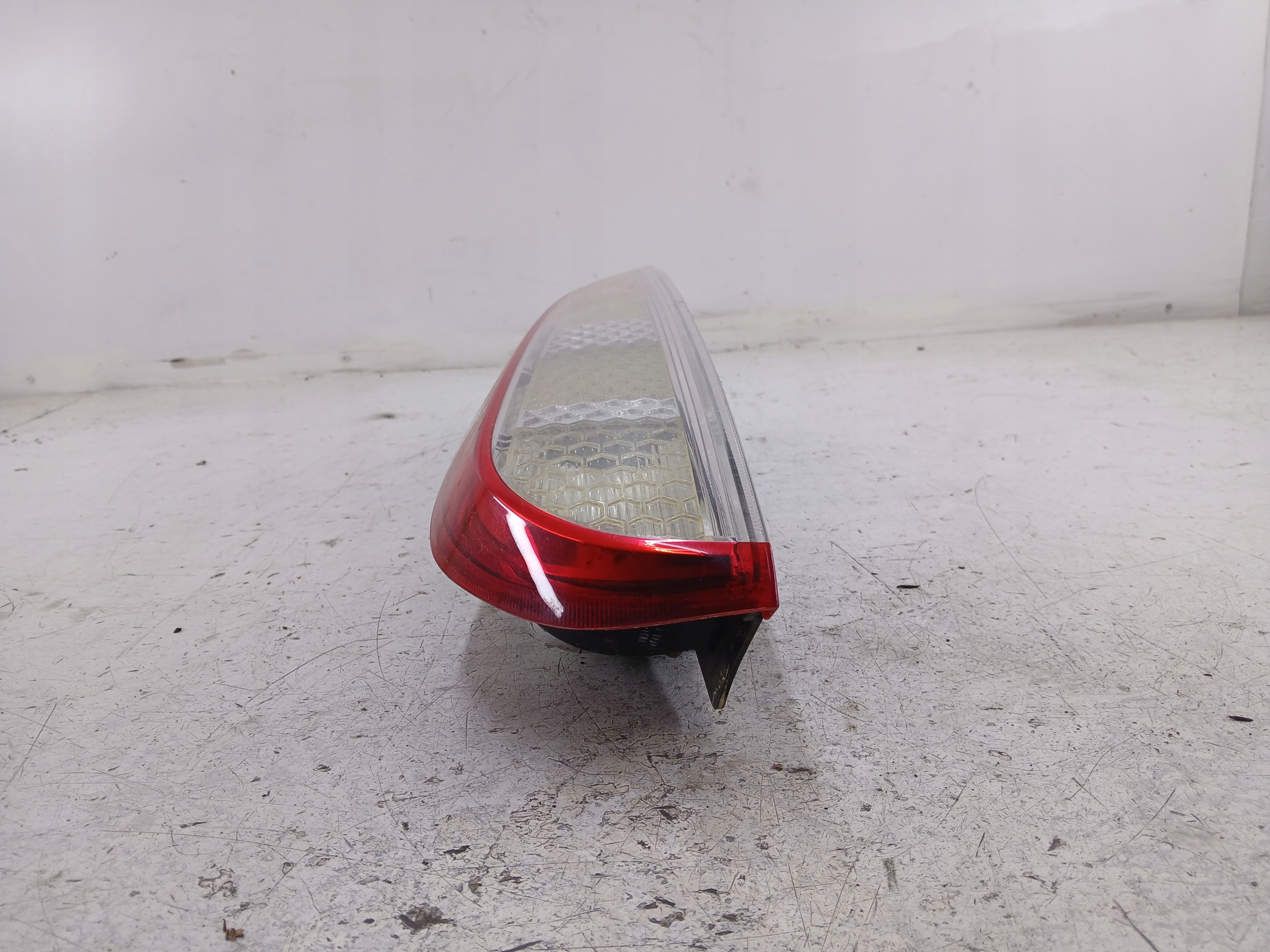 Dodatkowe zdjęcie używanej części: FORD FOCUS MK2 LIFT LAMPA LEWA TYŁ KOMBI