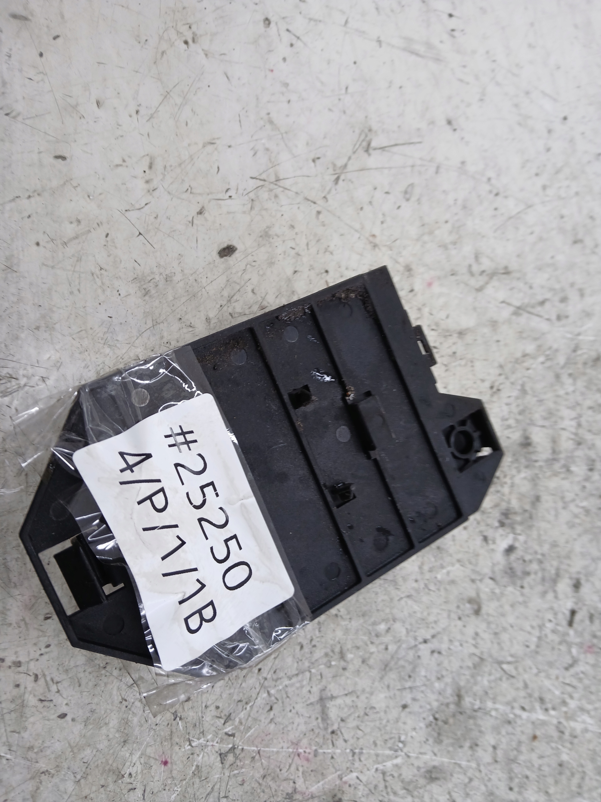 MERCEDES W638 MODUŁ IMMO 0265451832 - zdjęcie 6