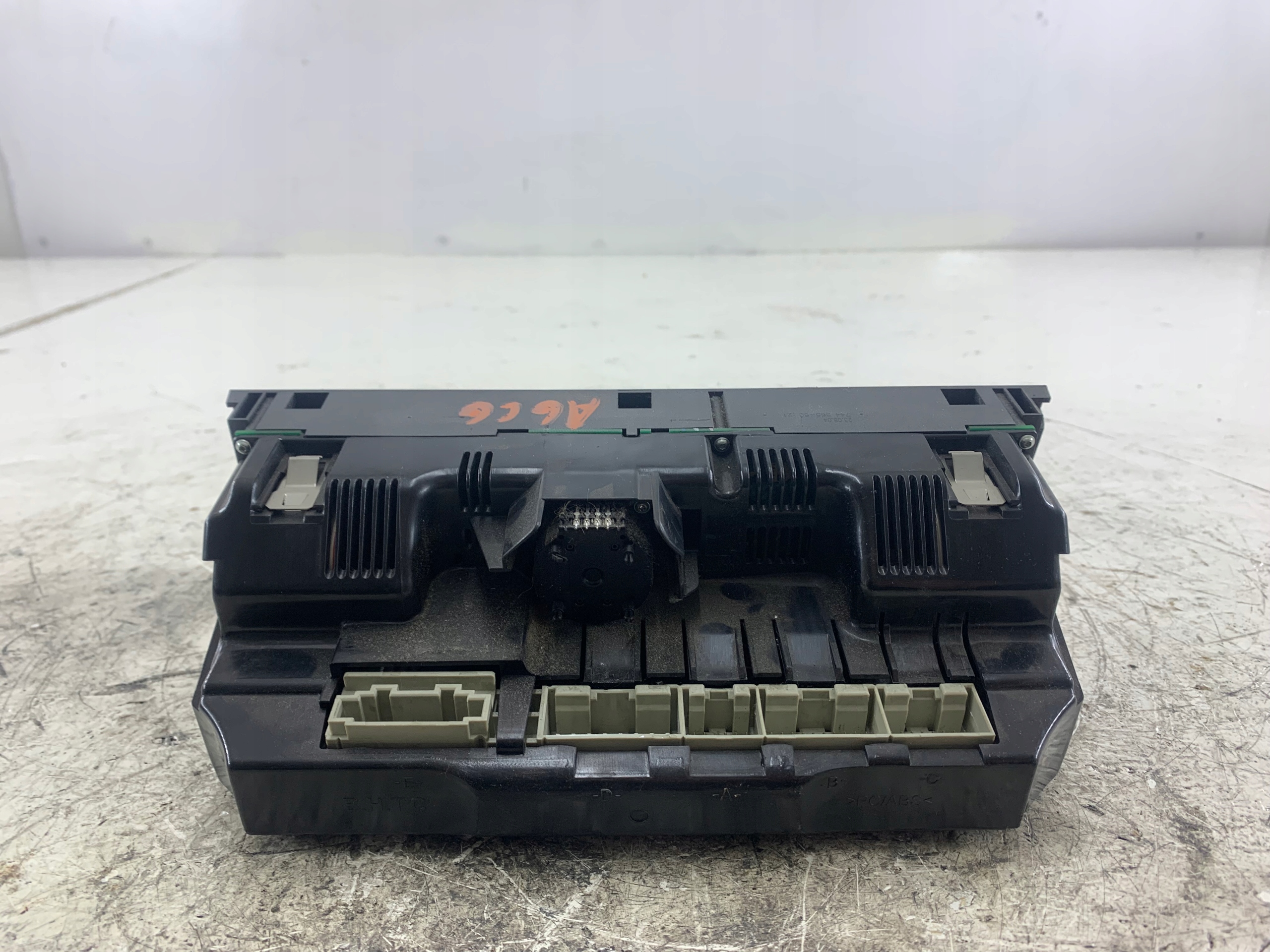 AUDI A6 C6 PANEL KLIMATYZACJI 4F1820043H - zdjęcie 4
