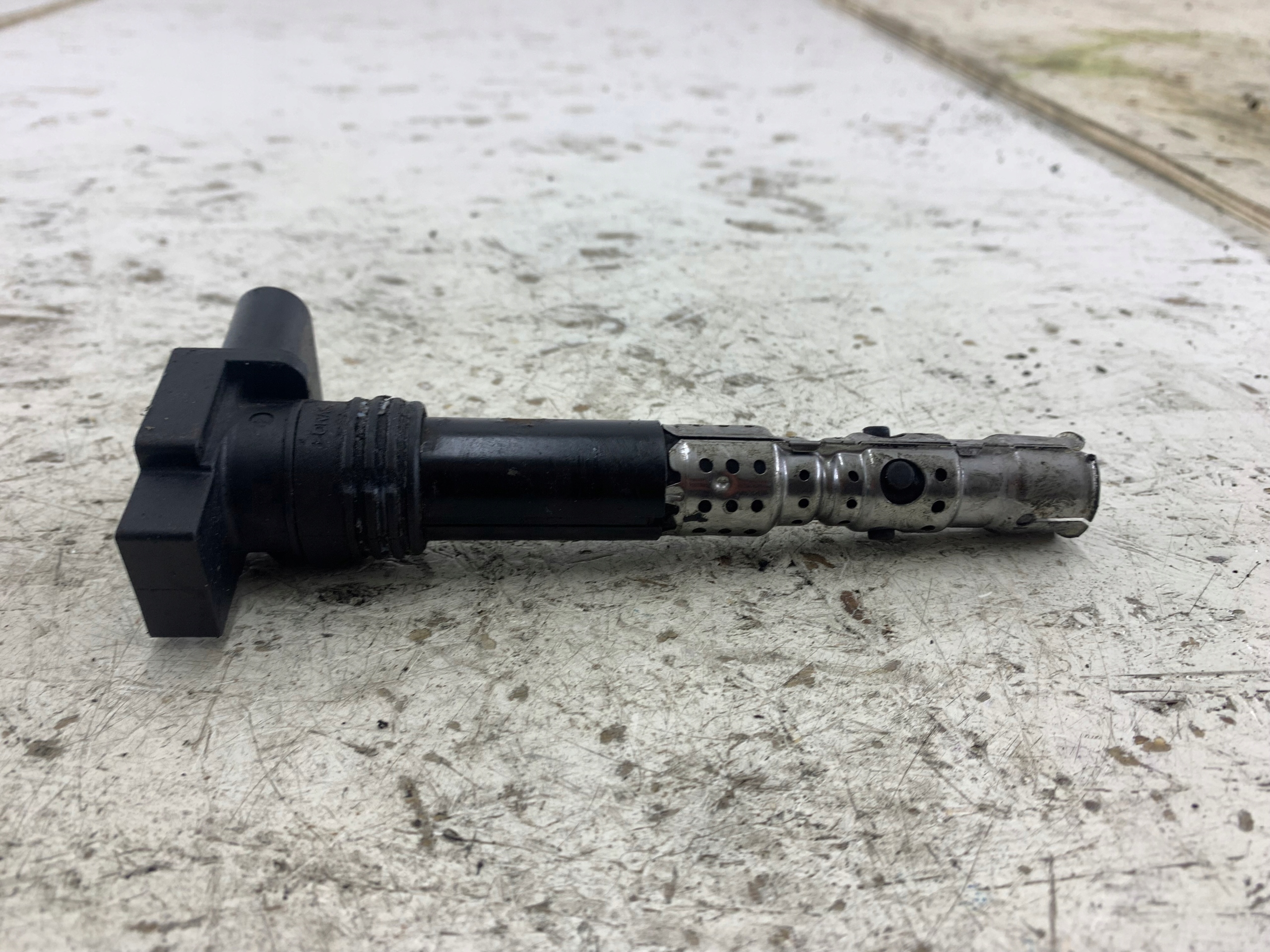 VW POLO 9N 1.2 CEWKA ZAPŁONOWA 03D905115E - zdjęcie 4