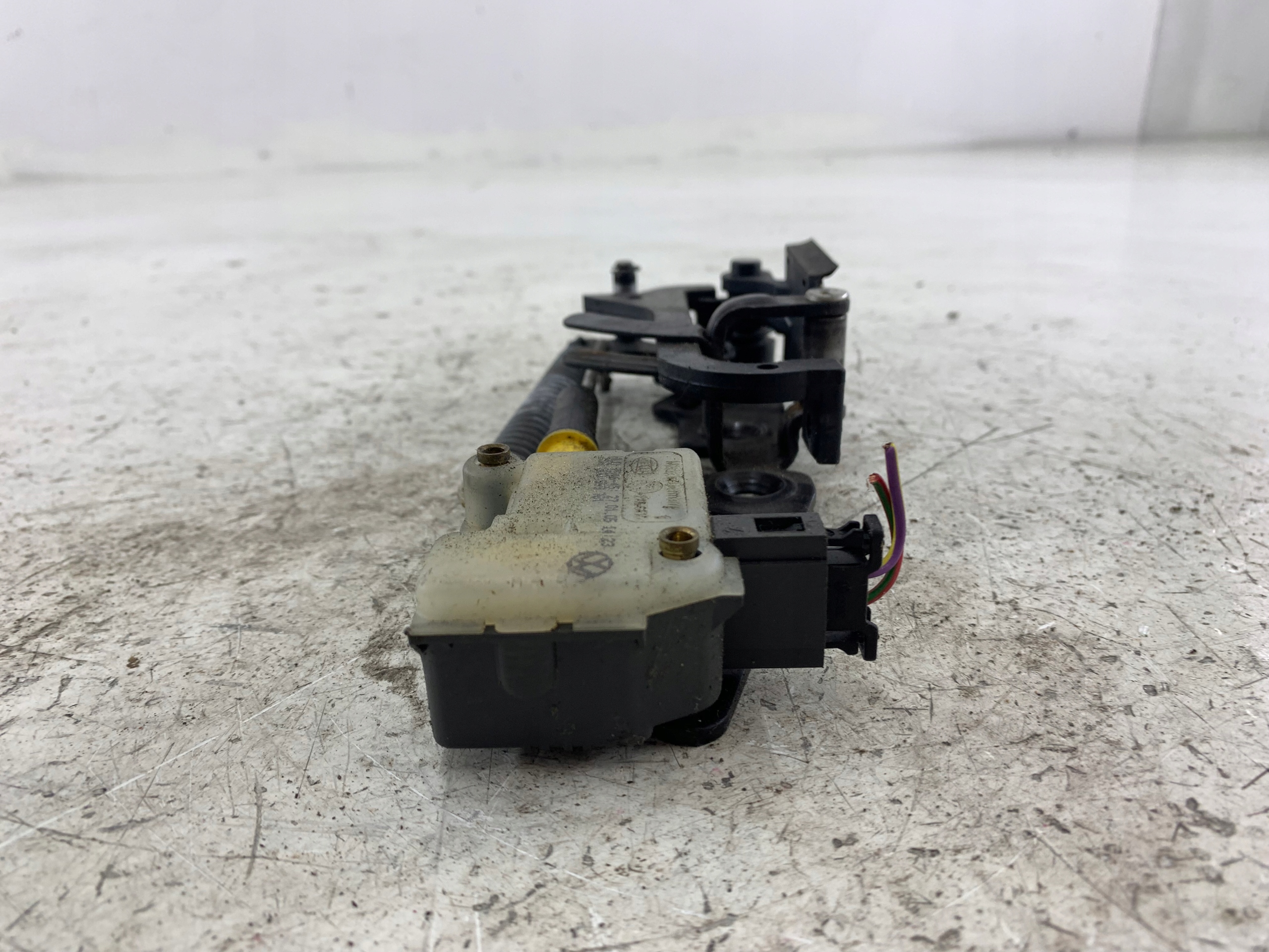 VW PHAETON I RYGIEL ZAMEK KLAPY BAGAŻNIKA 3D0959781 - zdjęcie 3