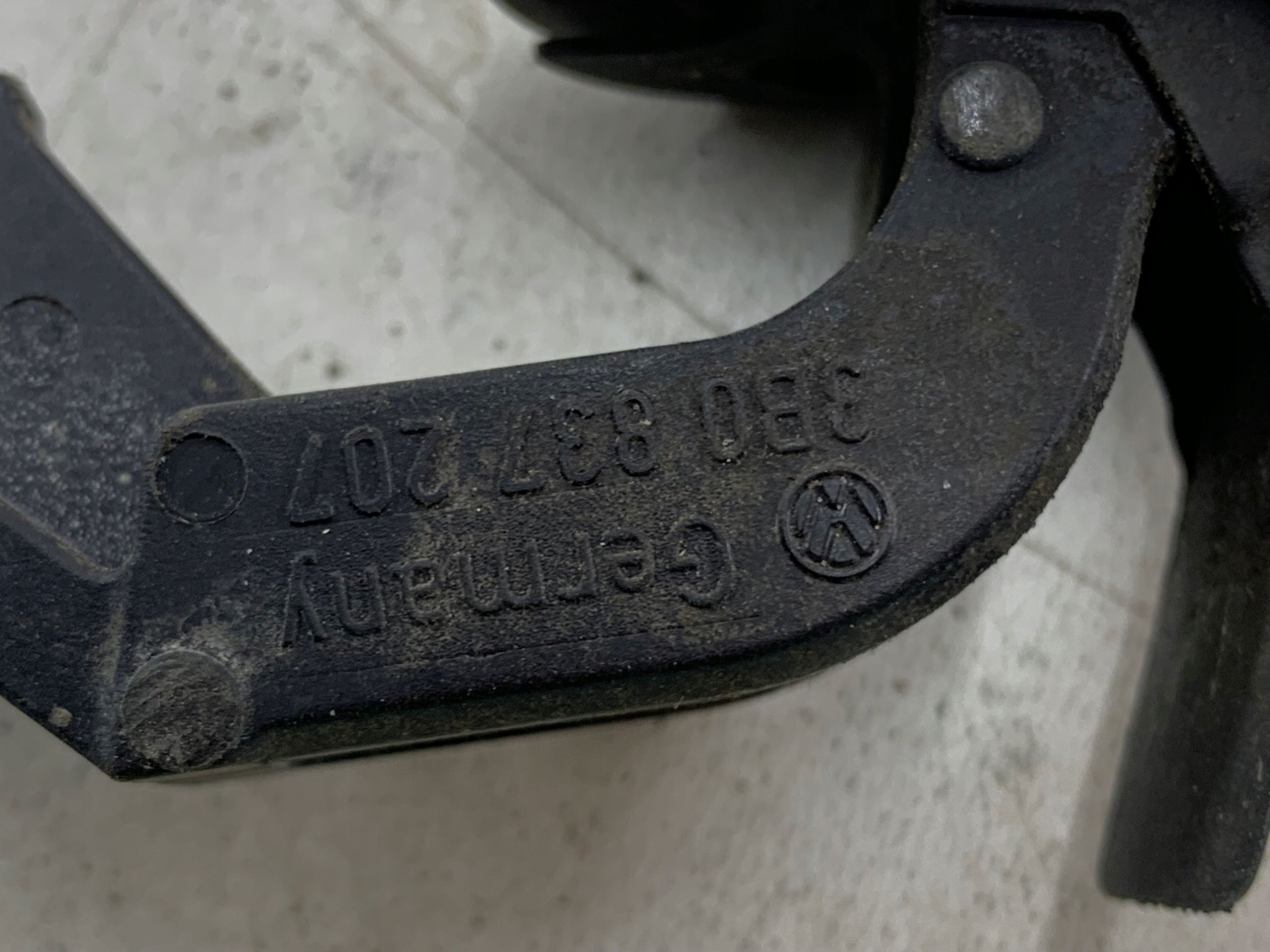 Dodatkowe zdjęcie używanej części: VW LUPO KLAMKA ZEWNĘTRZNA BIAŁA
