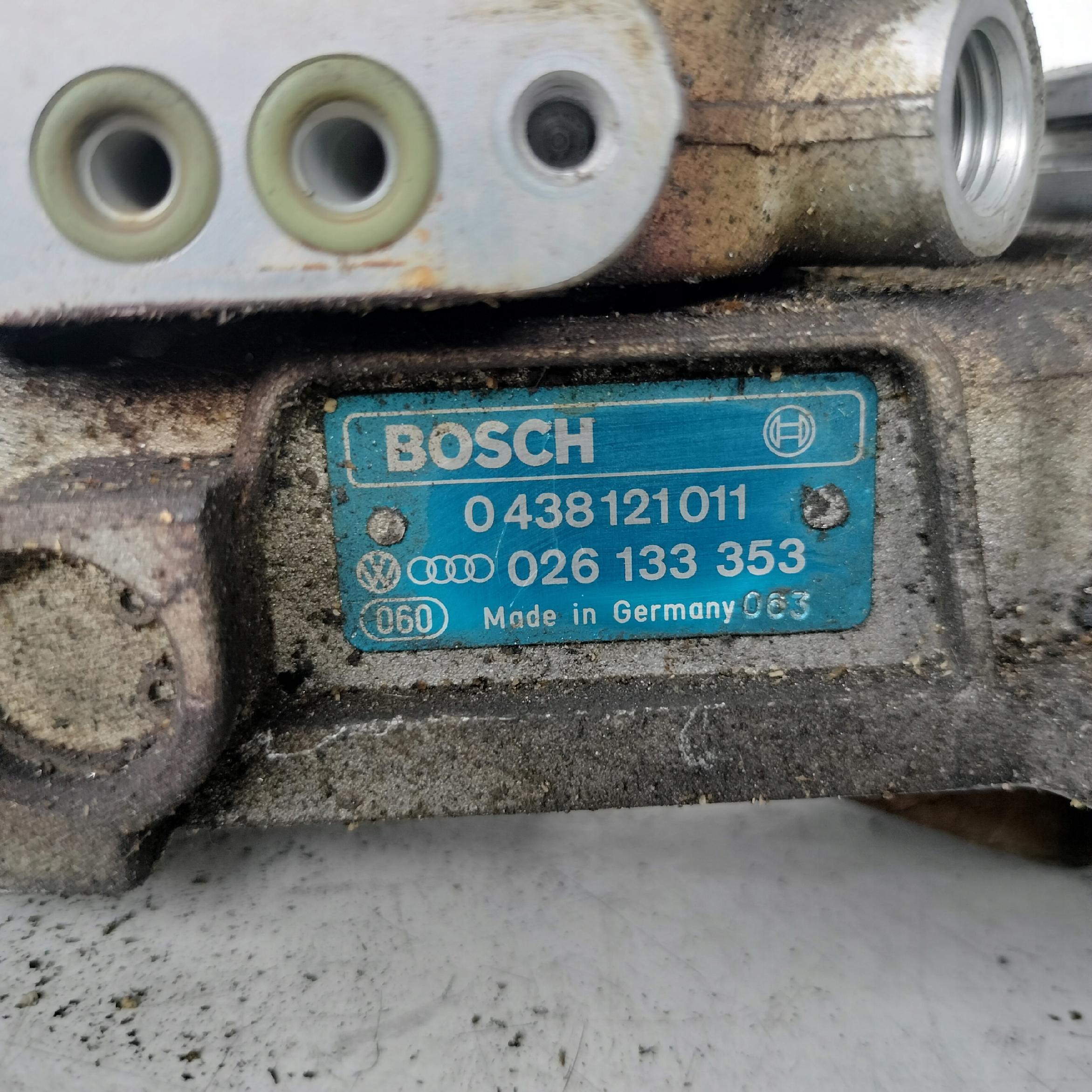 AUDI 80 B3 1.8 ROZDZIELACZ PALIWA 026133353 BOSCH - zdjęcie 8