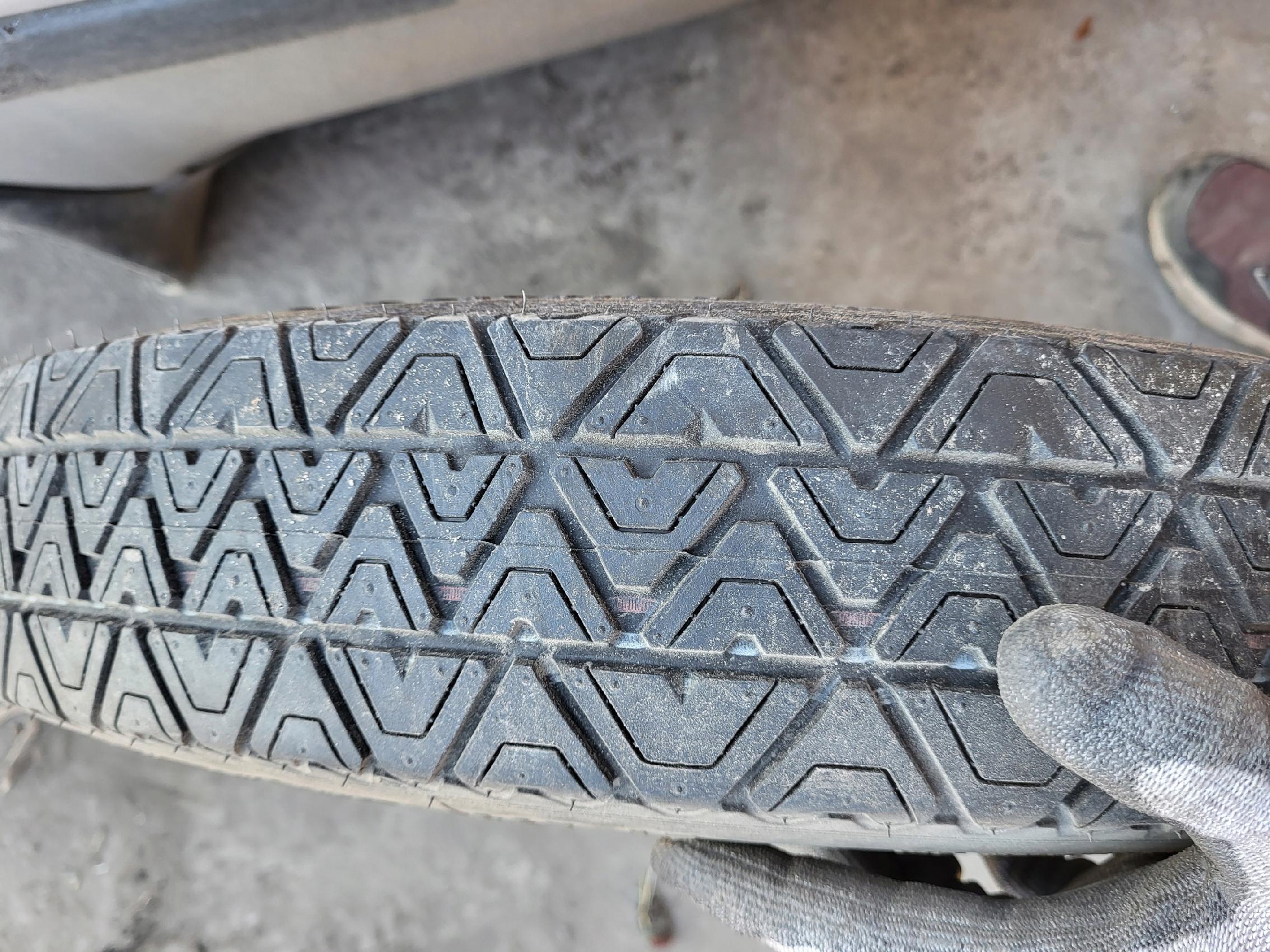 Dodatkowe zdjęcie używanej części: BMW E46 KOŁO ZAPASOWE DOJAZDÓWKA 16