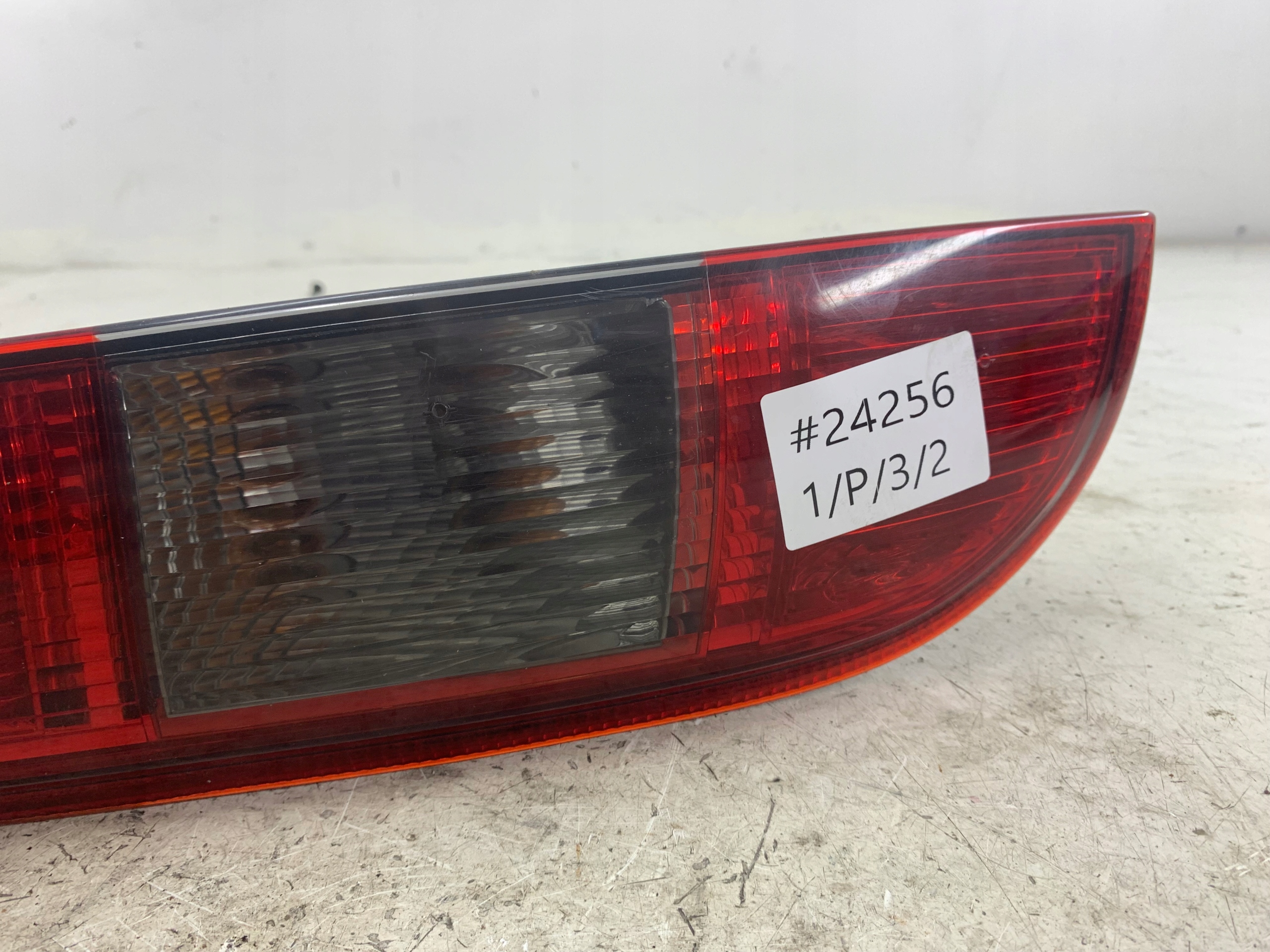 FORD FOCUS MK2 KOMBI LAMPA LEWA TYŁ - zdjęcie 6