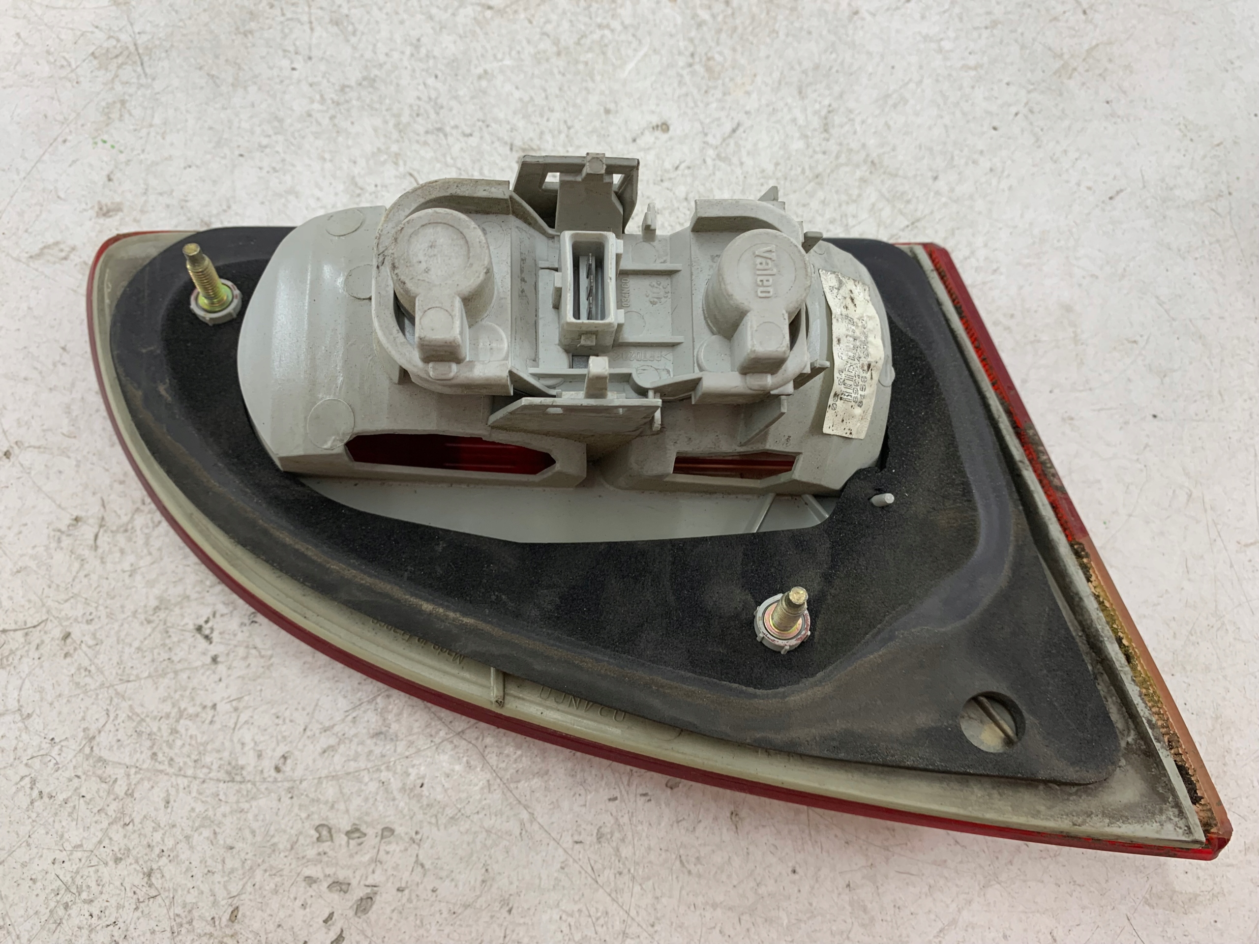 TOYOTA AVENSIS T22 KOMBI LAMPA PRAWA TYŁ KLAPA - zdjęcie 6