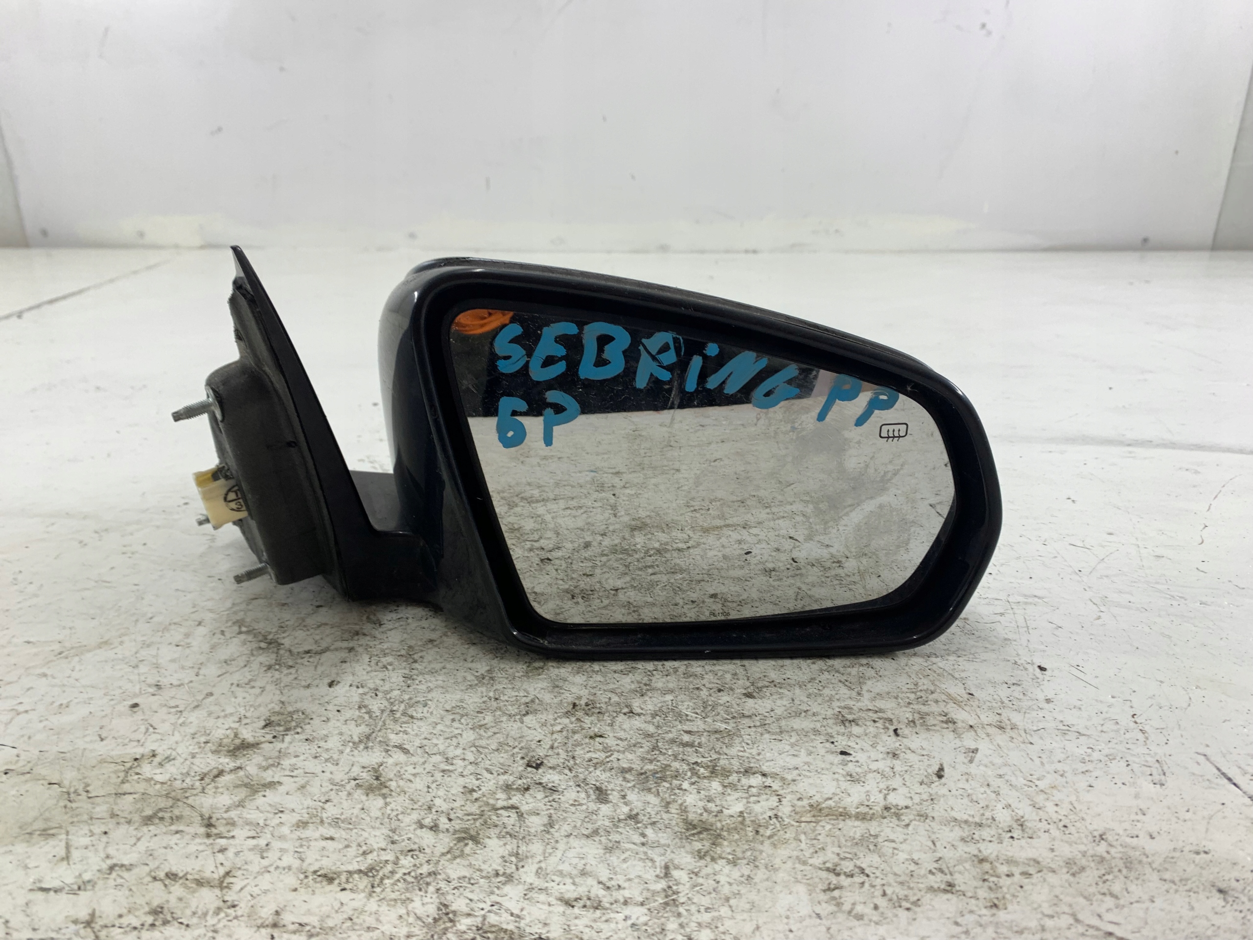 Dodatkowe zdjęcie używanej części: CHRYSLER SEBRING III LUSTERKO PRAWE 5 PIN GRAFIT