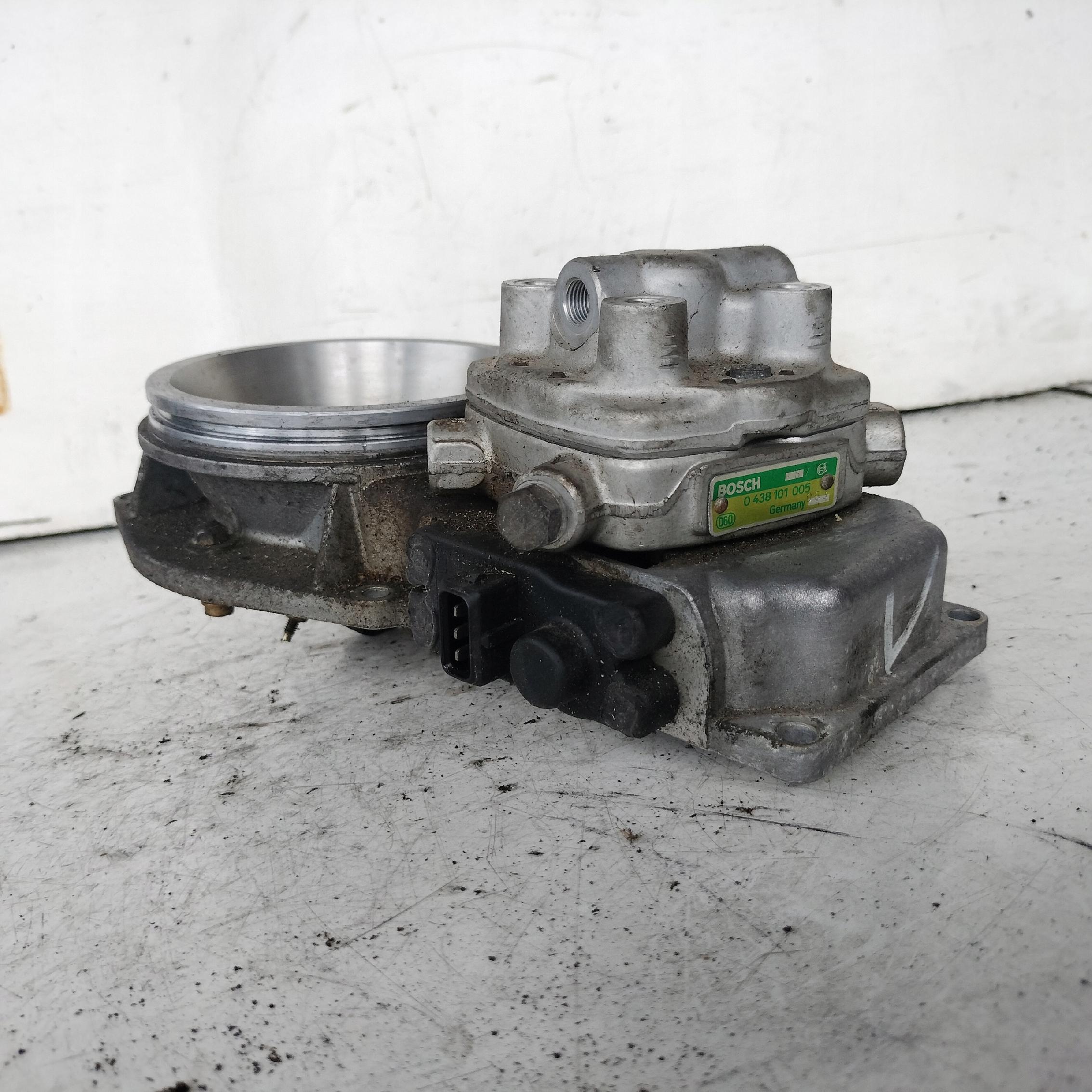 AUDI 80 B3 1.8 ROZDZIELACZ PALIWA 026133353 BOSCH - zdjęcie 4
