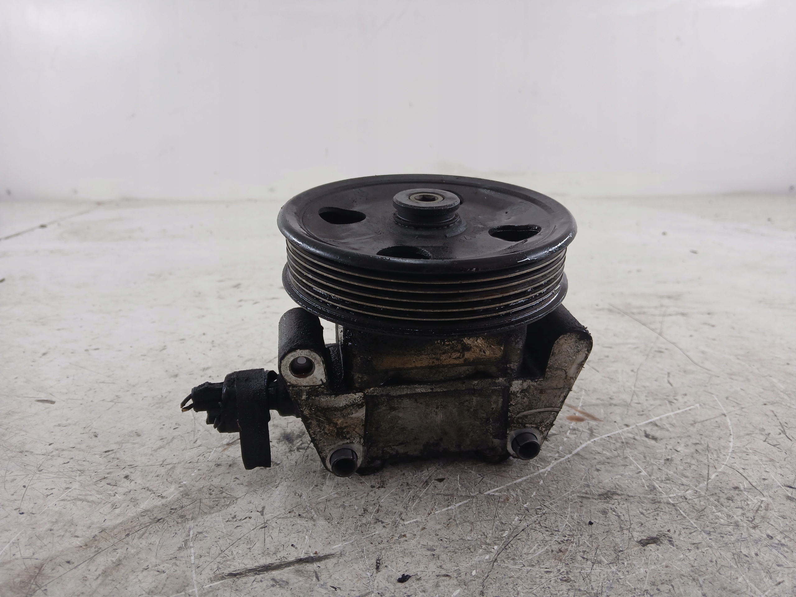 FORD FOCUS MK1 1.6 POMPA WSPOMAGANIA 2S413A696AA 76 BAR - zdjęcie 4