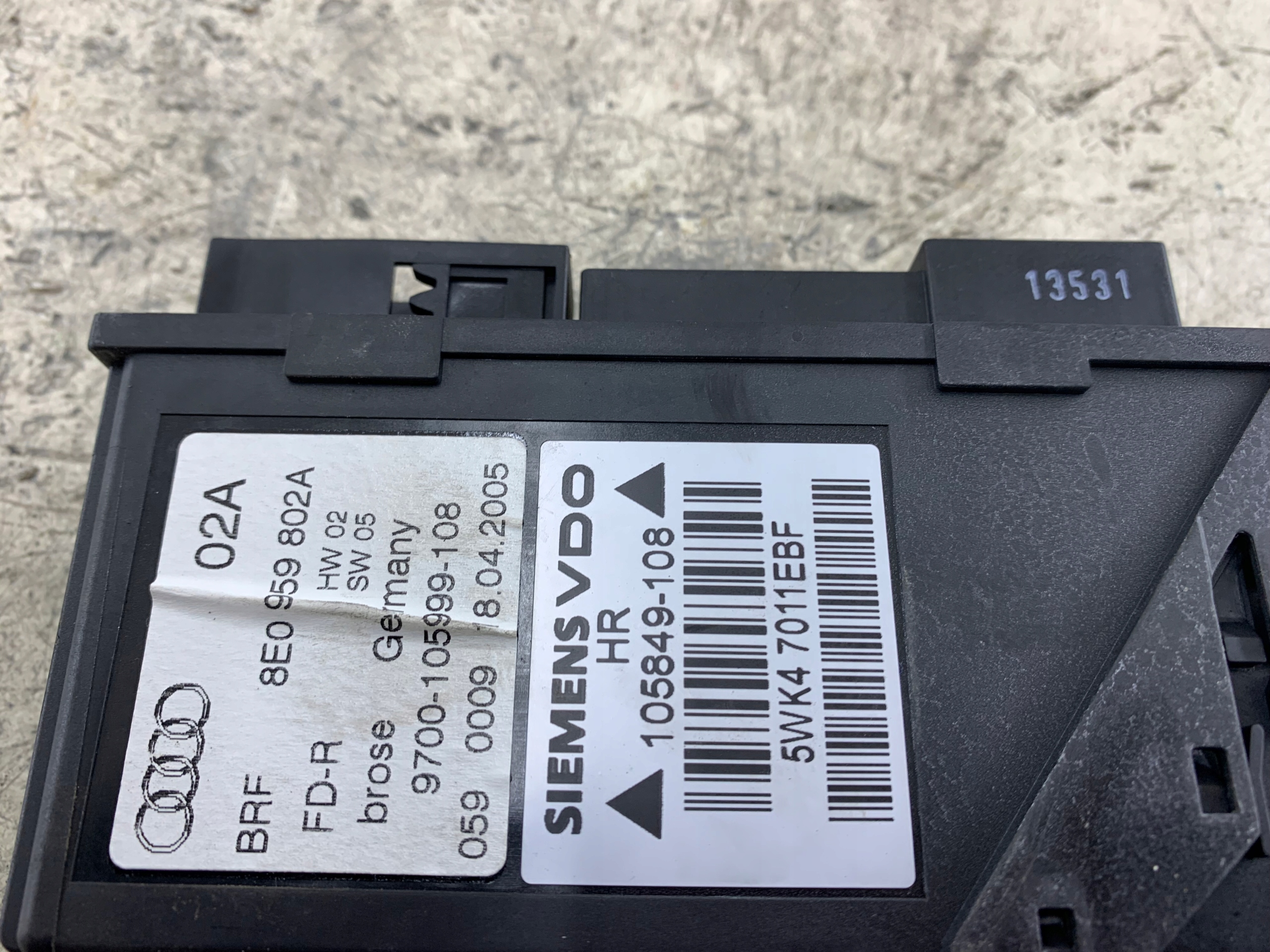 AUDI A4 B6 B7 SILNICZEK SZYBY PRAWY TYŁ 8E0959802A - zdjęcie 7