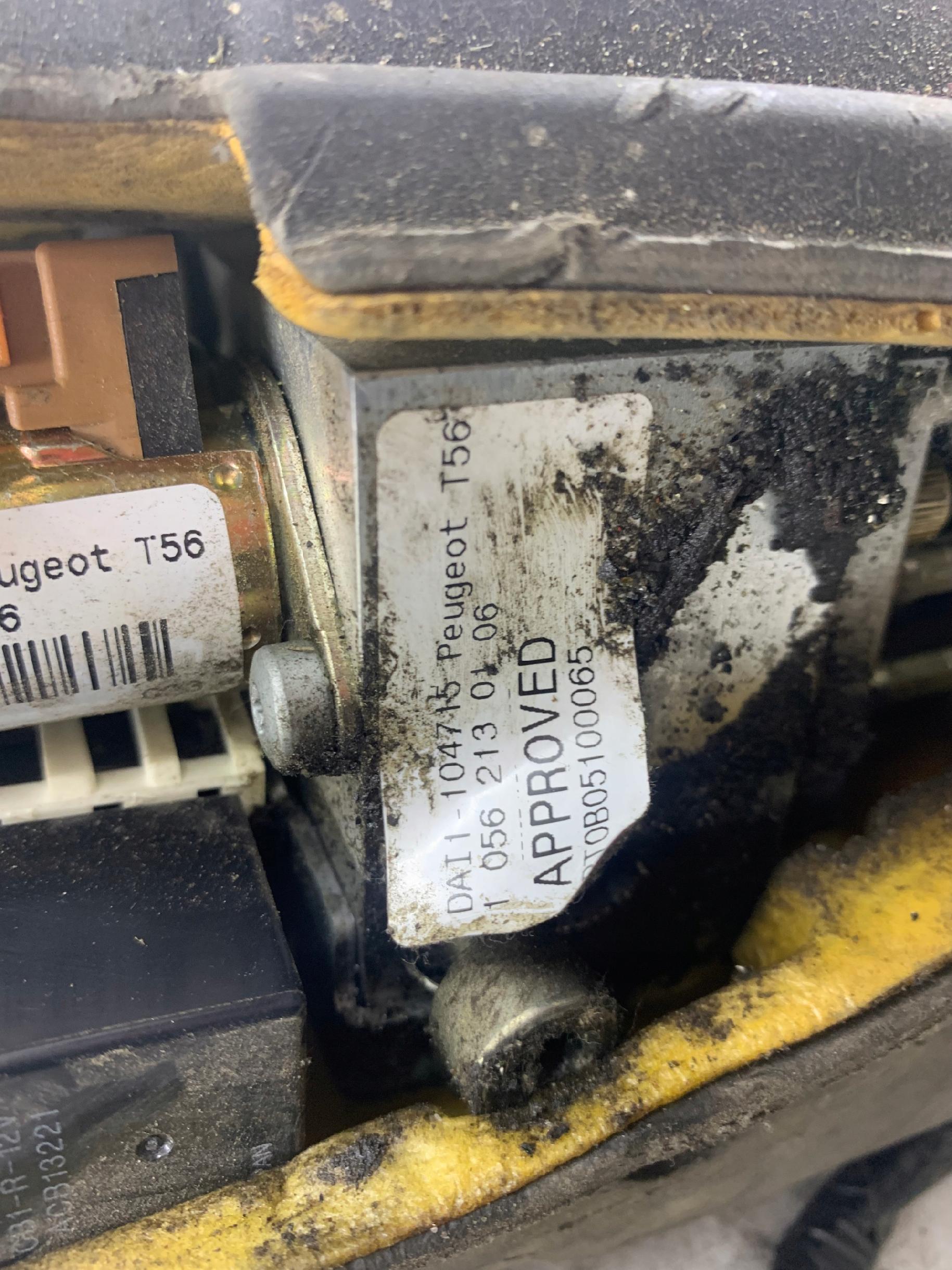 Dodatkowe zdjęcie używanej części: PEUGEOT 307 CC POMPA DACHU 10562130106