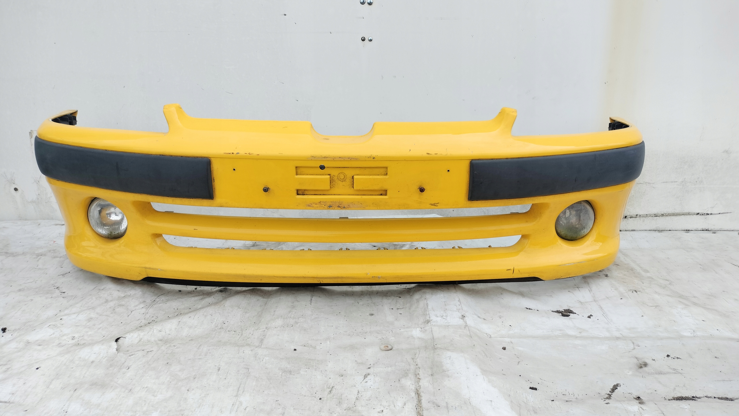 Dodatkowe zdjęcie używanej części: PEUGEOT 106 LIFT ZDERZAK PRZÓD ŻÓŁTY SPORT
