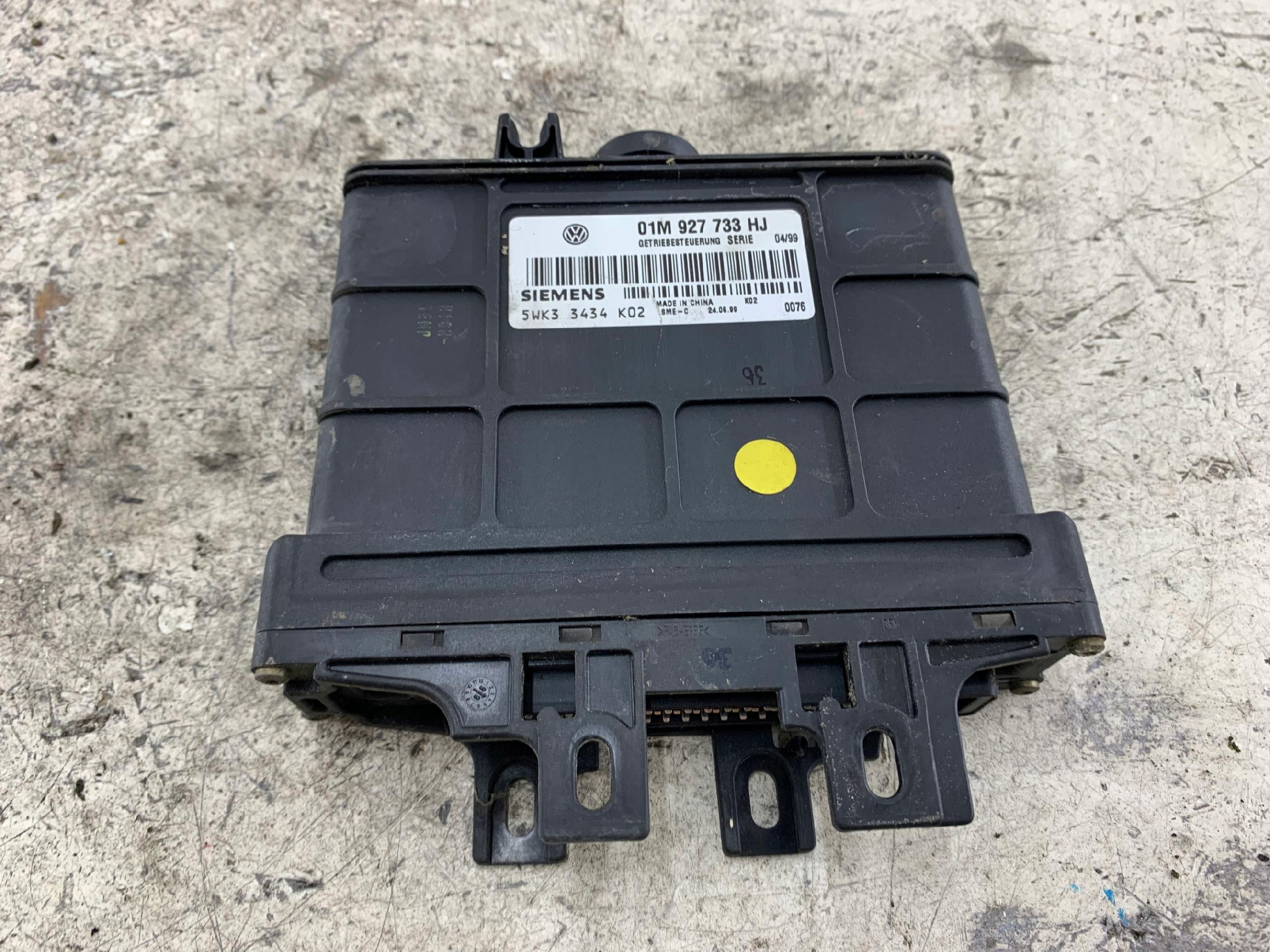 Dodatkowe zdjęcie używanej części: VW GOLF IV 1.6 STEROWNIK SKRZYNI BIEGÓW AUTOMAT 01M927733HJ