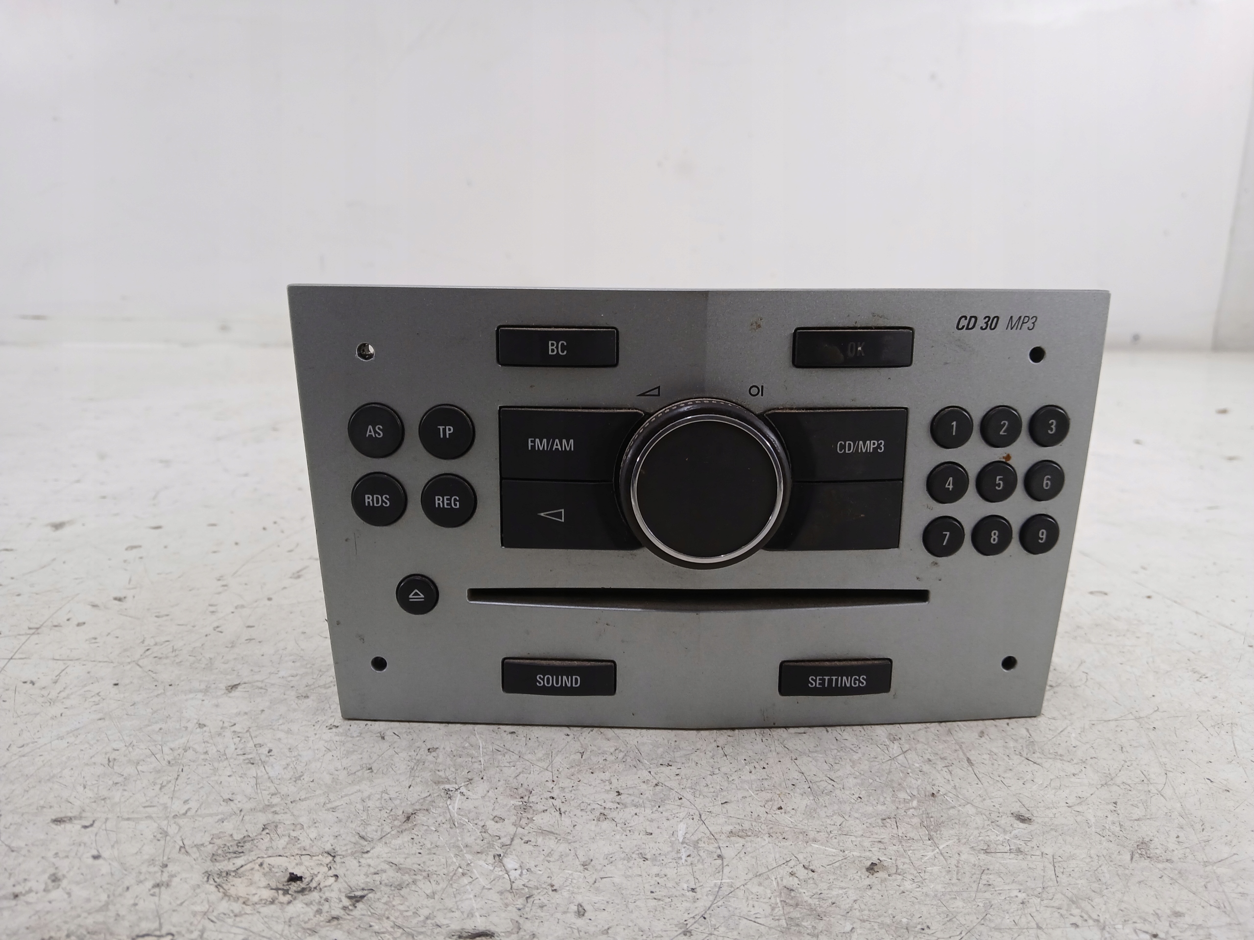 Dodatkowe zdjęcie używanej części: OPEL ASTRA H ZAFIRA B RADIO FABRYCZNE CD 13289932