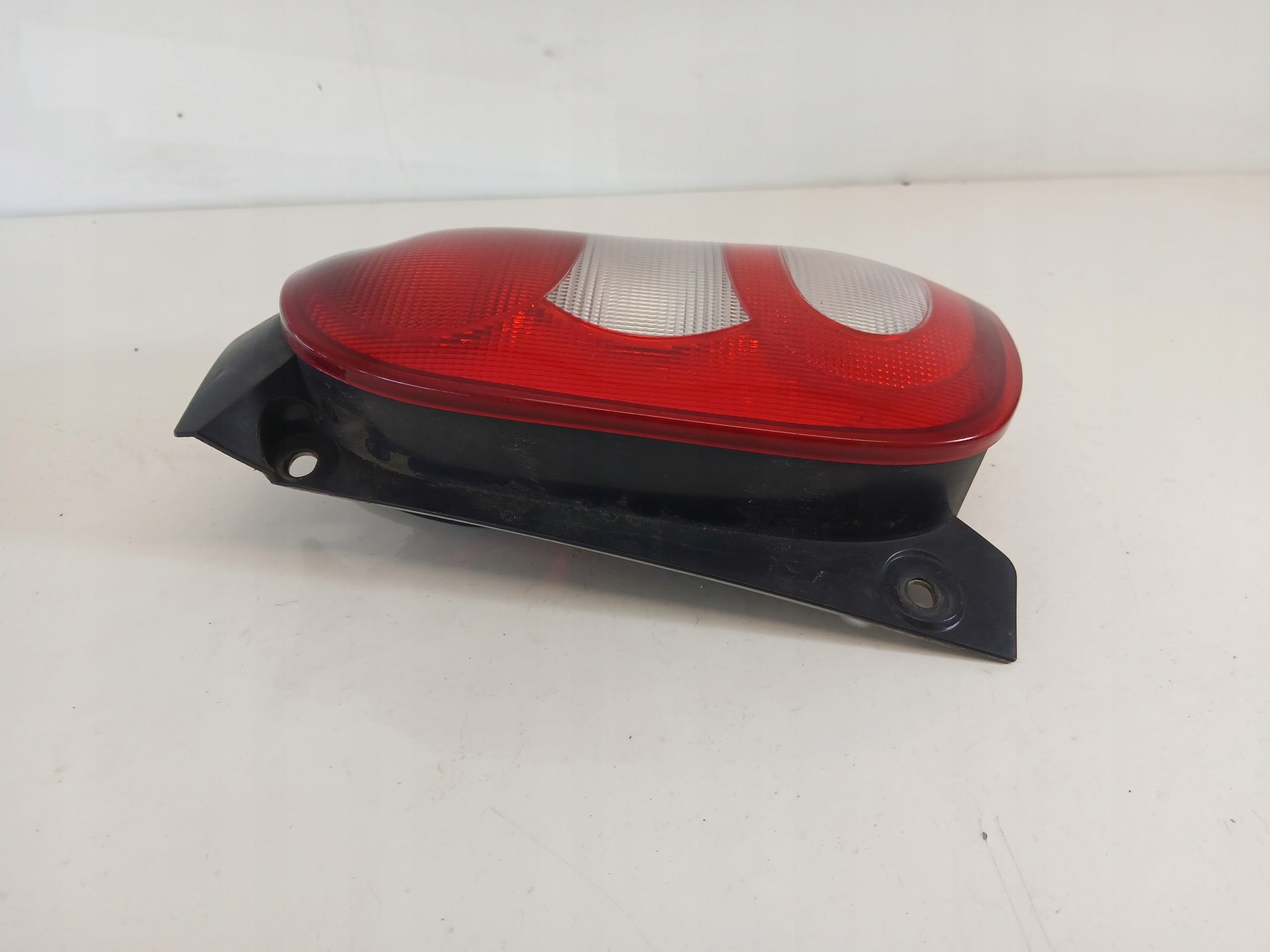 SMART FORTWO LAMPA PRAWA TYŁ - zdjęcie 4