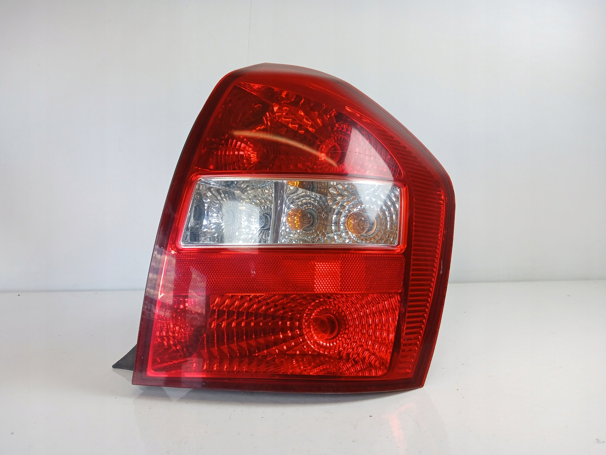 Dodatkowe zdjęcie używanej części: KIA CERATO I LAMPA PRAWA TYŁ