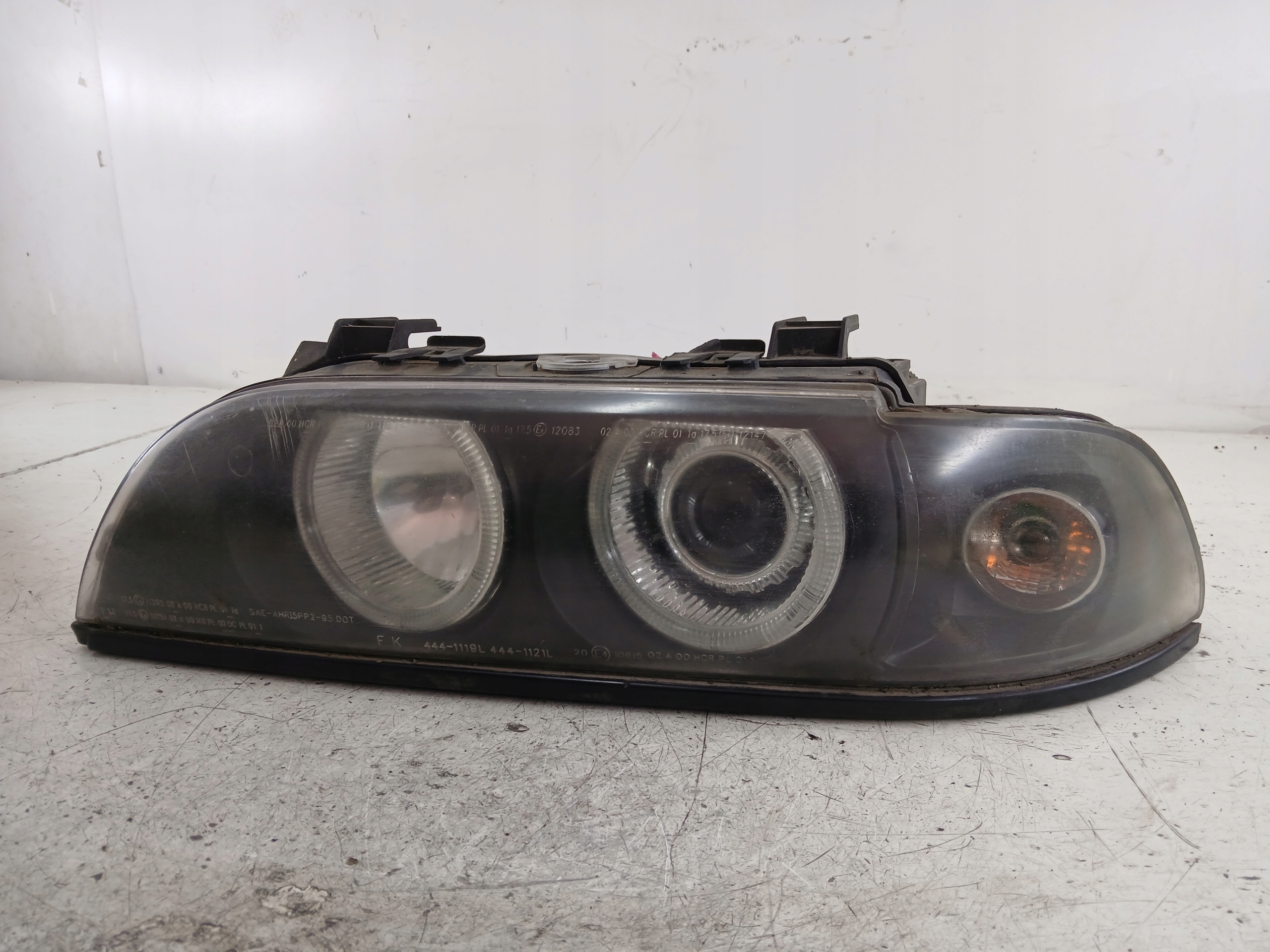 Dodatkowe zdjęcie używanej części: BMW E39 LAMPA LEWA PRZÓD SOCZEWKA ANGEL EYES
