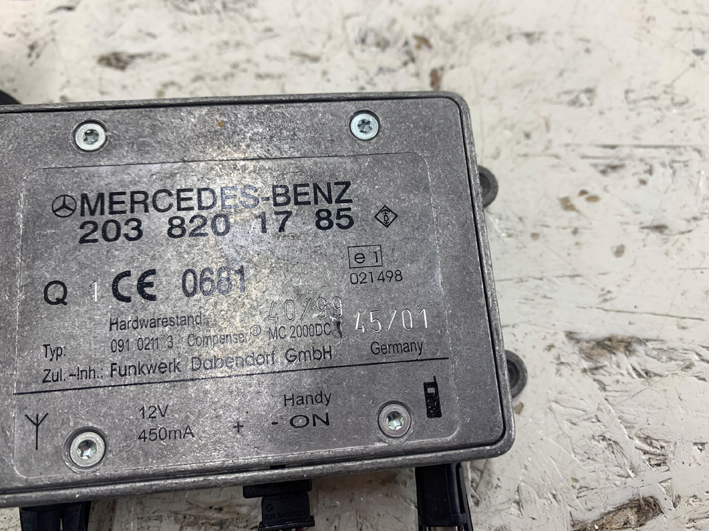 MERCEDES W203 WZMACNIACZ ANTENOWY 2038201785 - zdjęcie 5