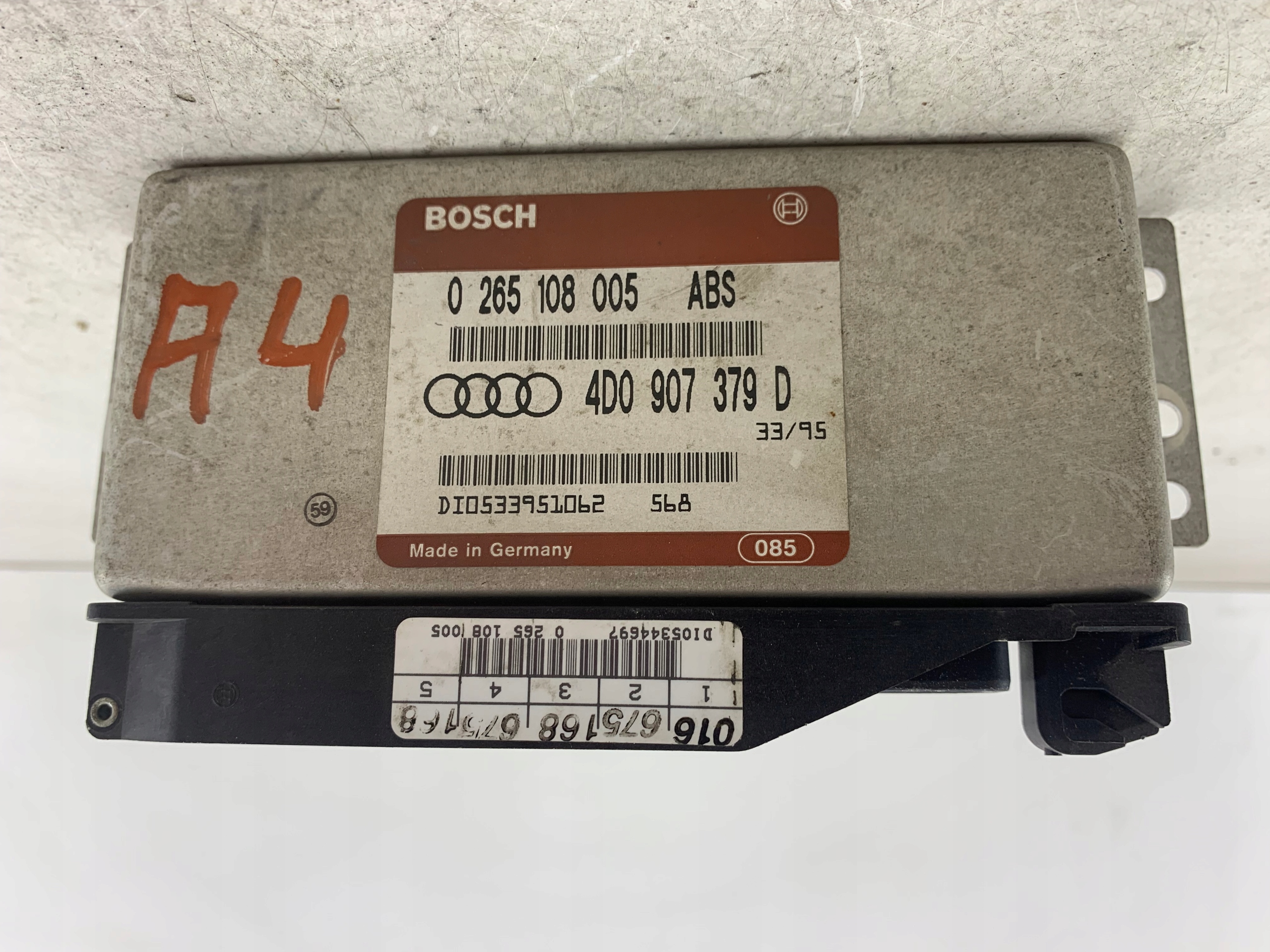 Dodatkowe zdjęcie używanej części: AUDI A4 B5 STEROWNIK ABS 4D0907379D