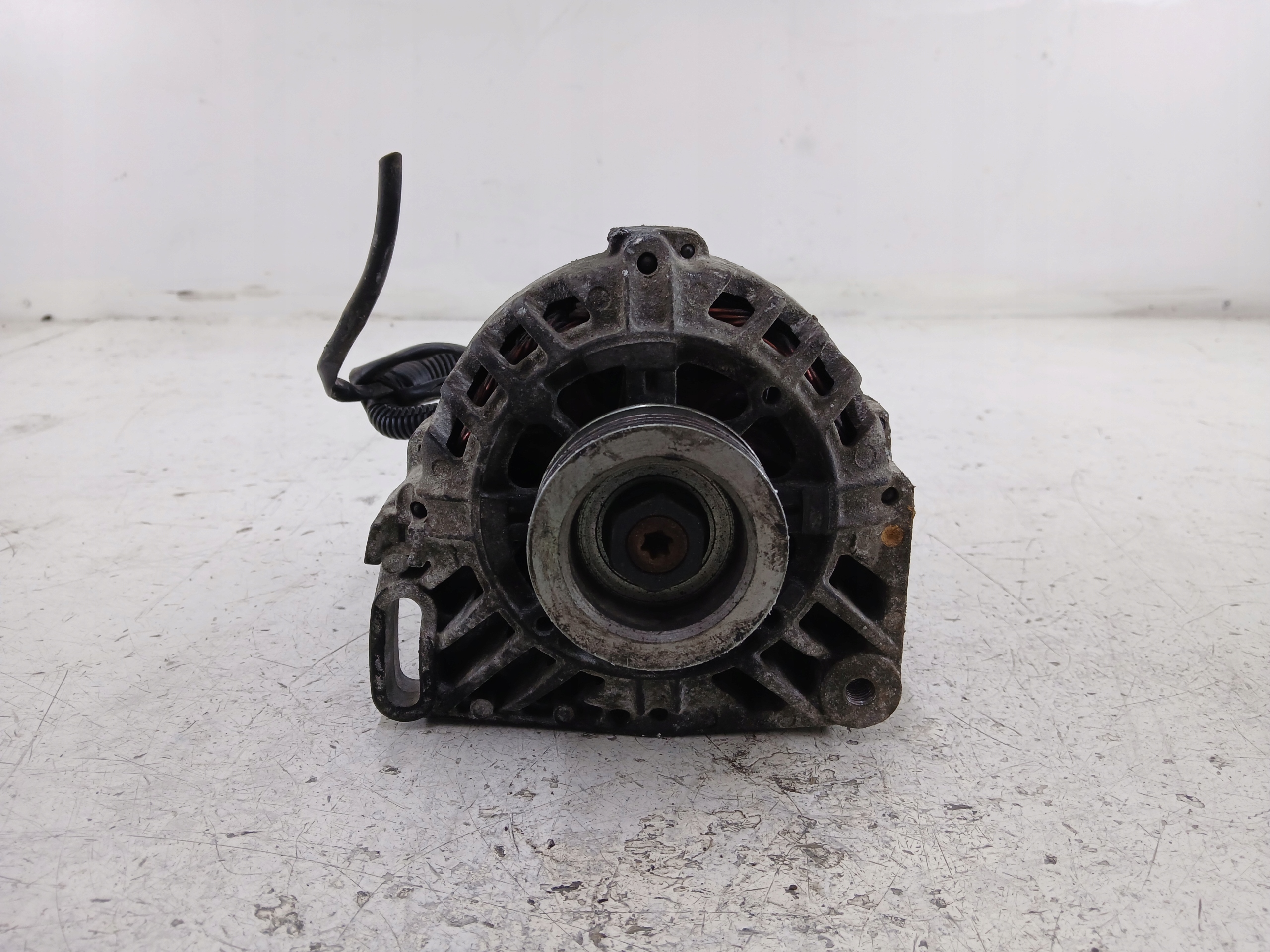 Dodatkowe zdjęcie używanej części: DACIA SANDERO RENAULT THALIA II 1.2 ALTERNATOR 8200660044B