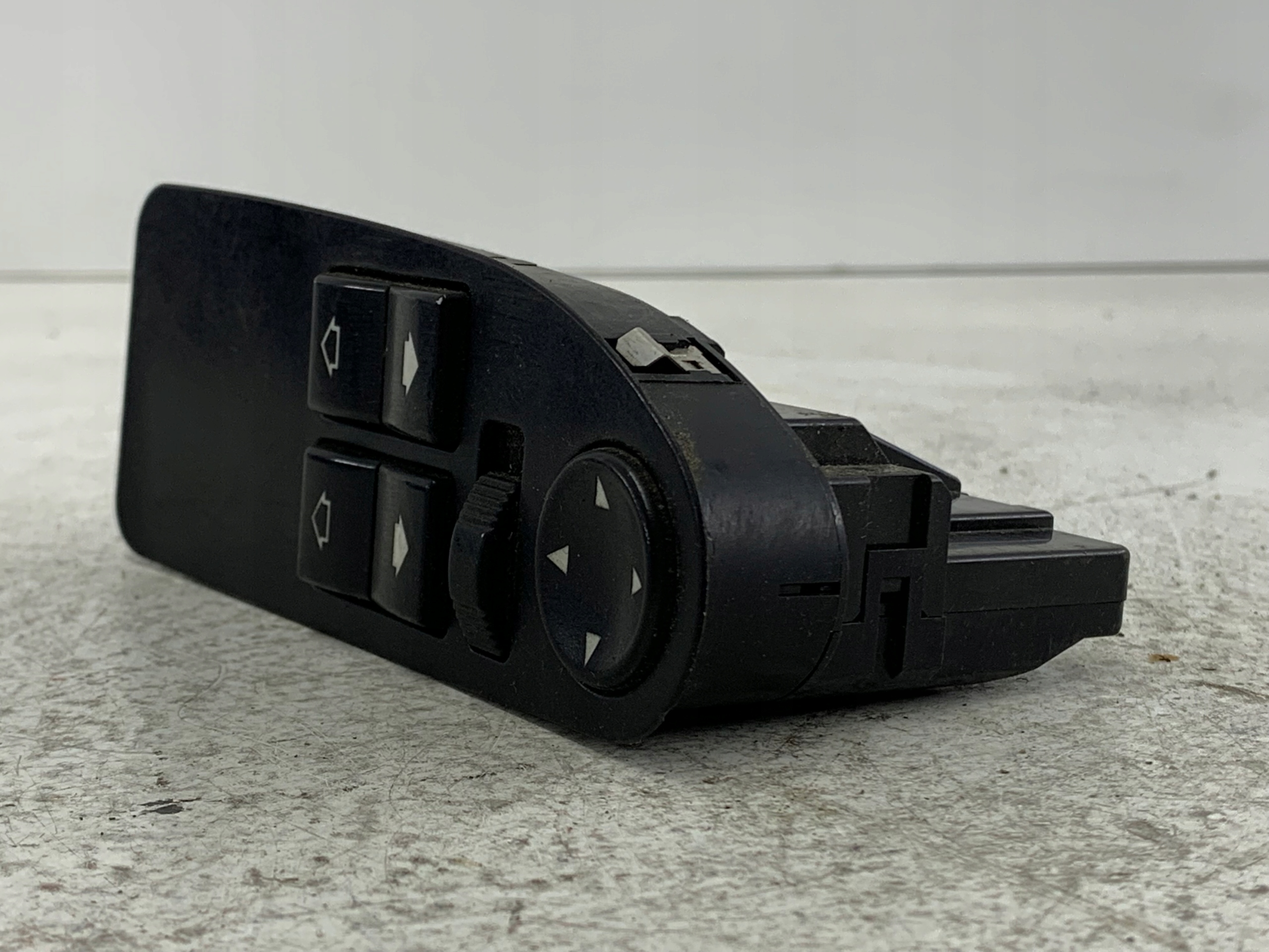 BMW E39 PANEL SZYB LEWY PRZÓD KIEROWCY 8360887 - zdjęcie 4