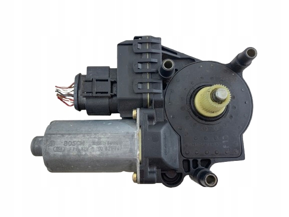 AUDI A4 B5 SILNICZEK SZYBY LEWY PRZÓD 0130821787