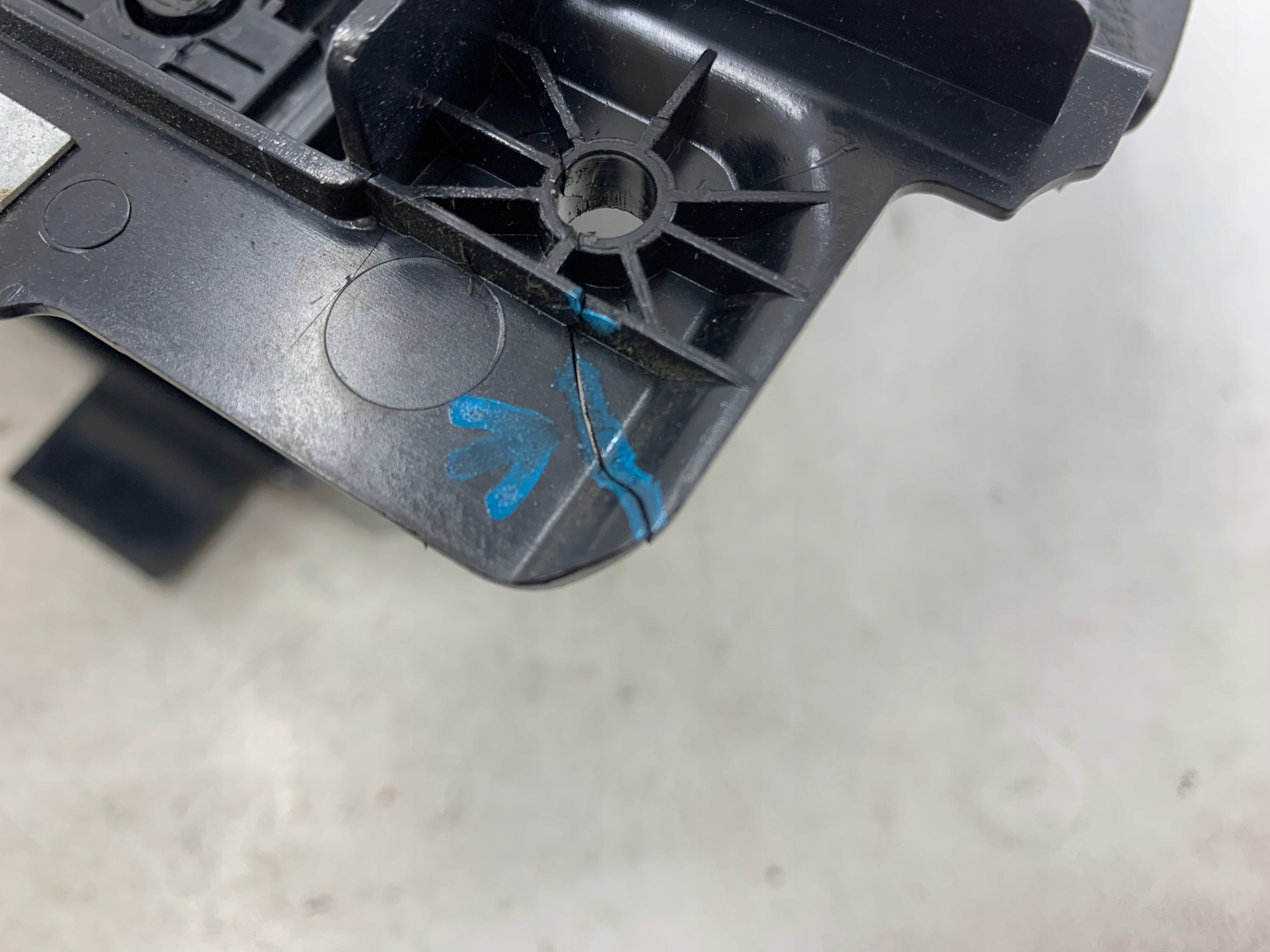 BMW E60 SCHOWEK PASAŻERA CZARNY - zdjęcie 9