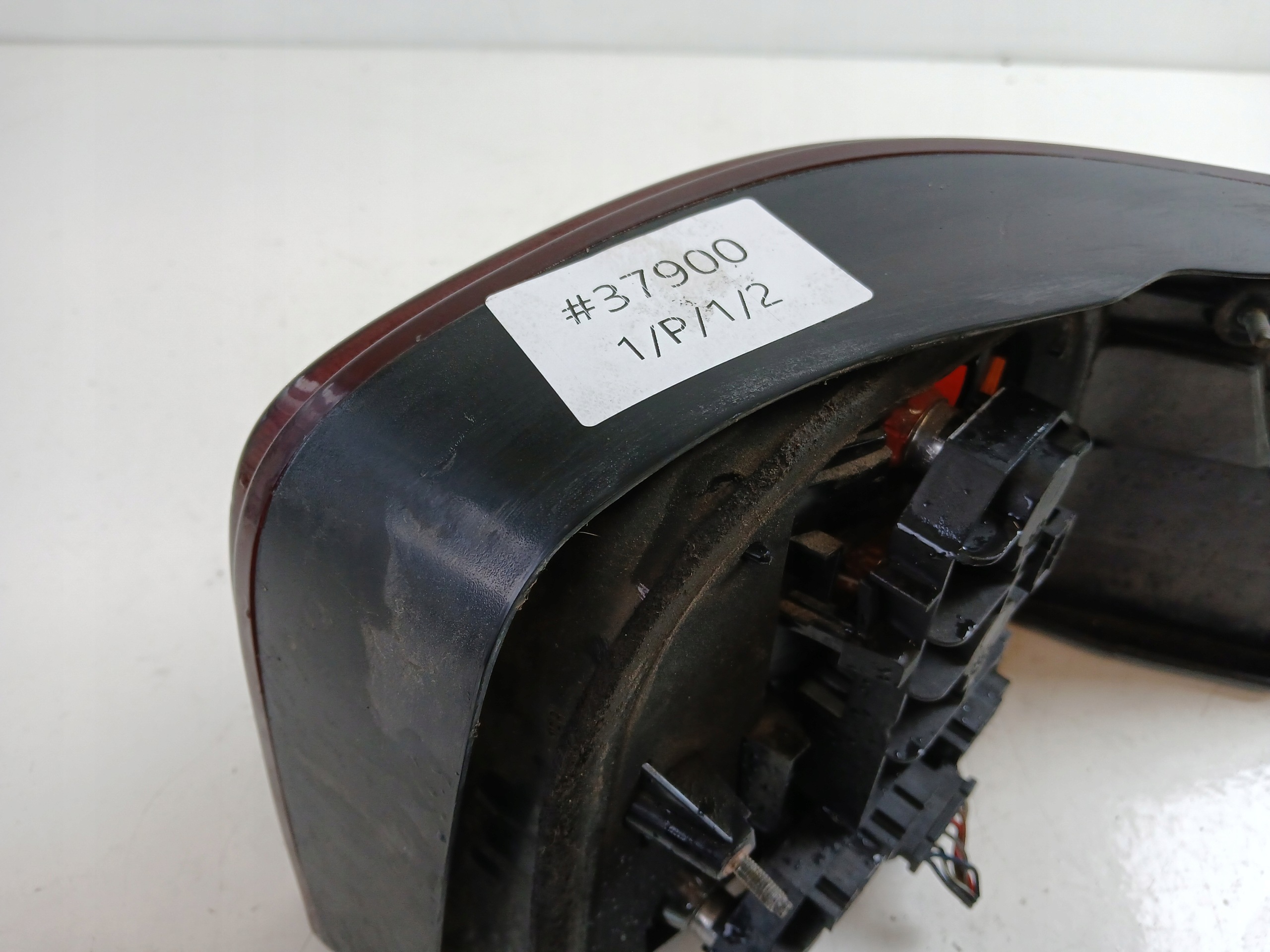 VW GOLF IV HB LAMPA LEWA TYŁ CIEMNA PRZYCIEMNIONA - zdjęcie 5