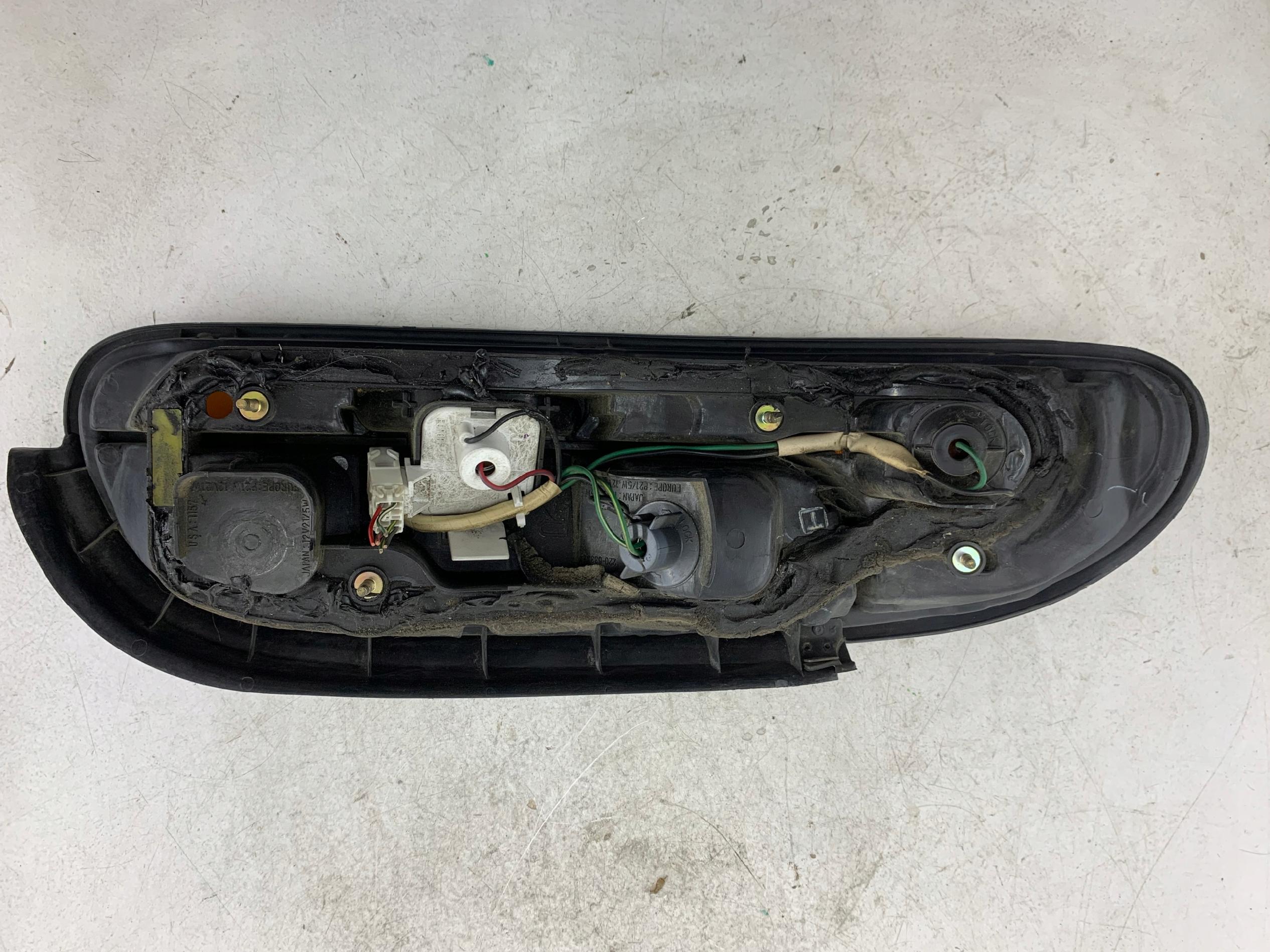 NISSAN 100NX LAMPA PRAWA TYŁ - zdjęcie 6