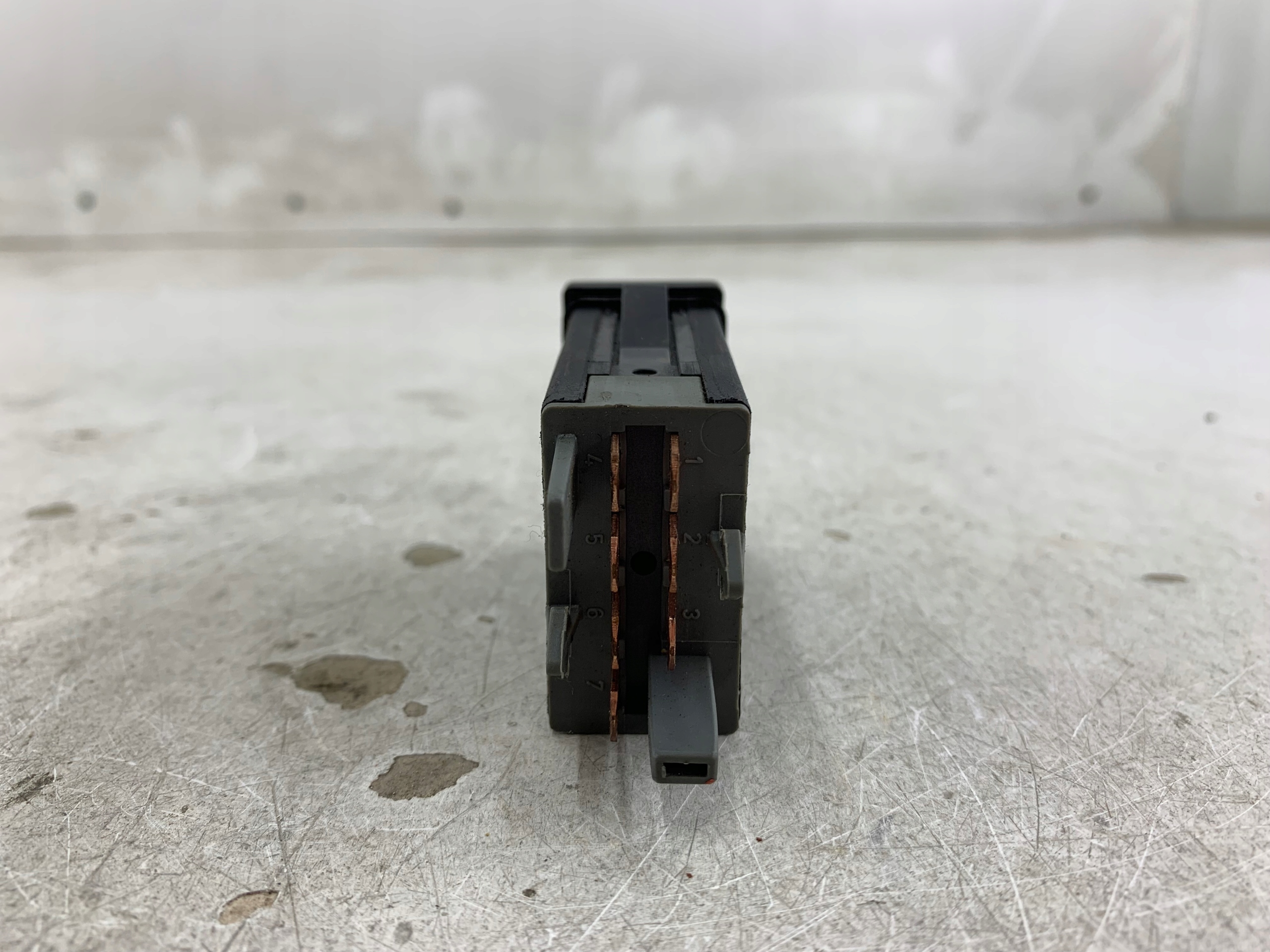 VW PASSAT B5 LIFT PRZEŁĄCZNIK AWARYJNYCH - zdjęcie 5