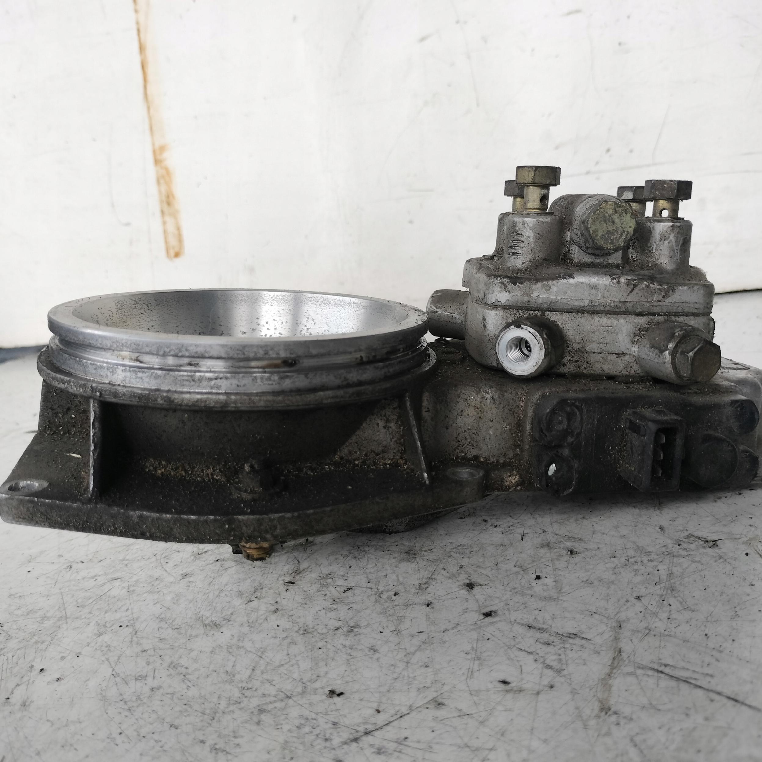 AUDI 80 B3 1.8 ROZDZIELACZ PALIWA 026133353 BOSCH - zdjęcie 4