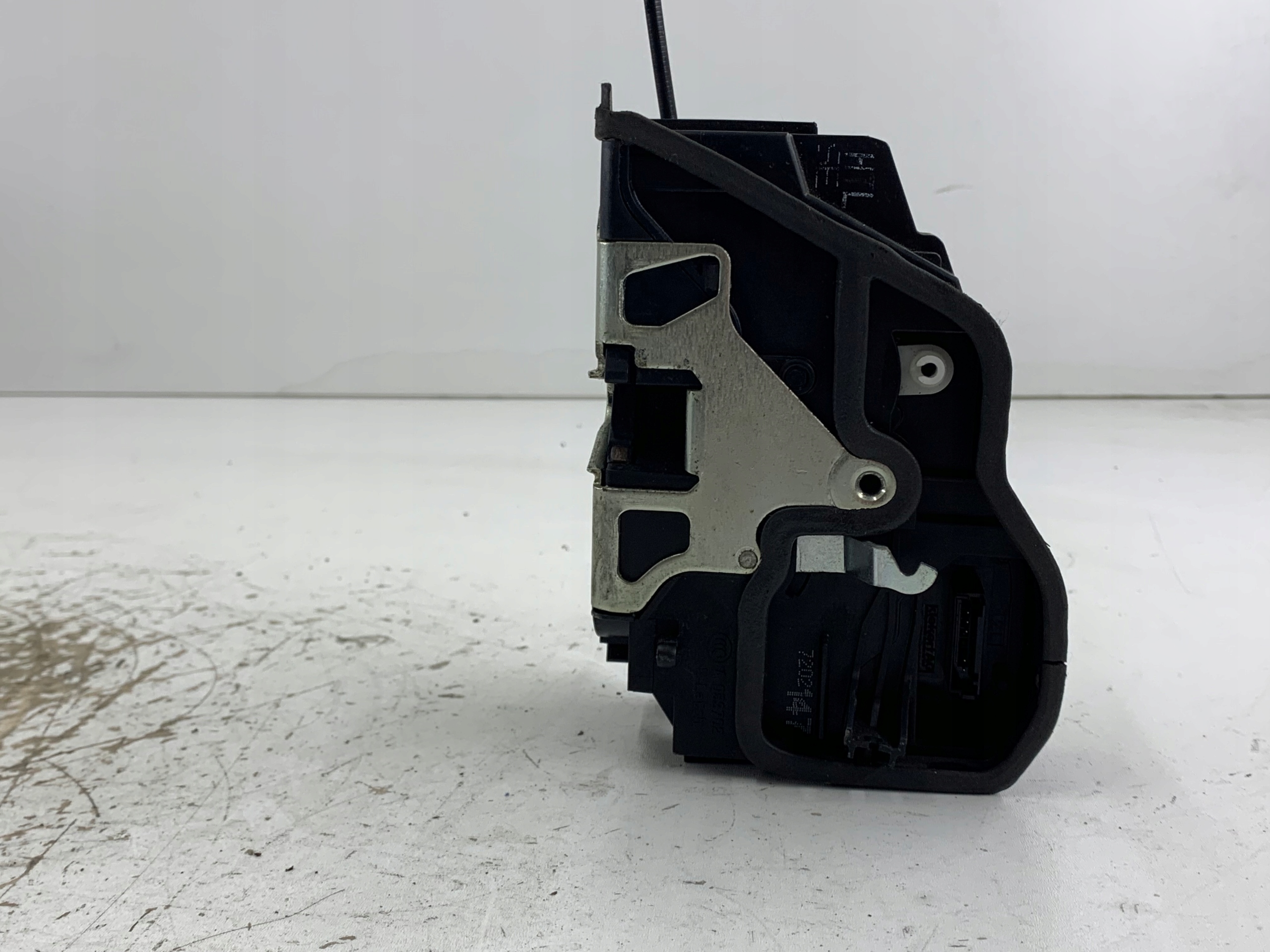 BMW E60 E61 ZAMEK DRZWI LEWY TYŁ 7202147 - zdjęcie 5