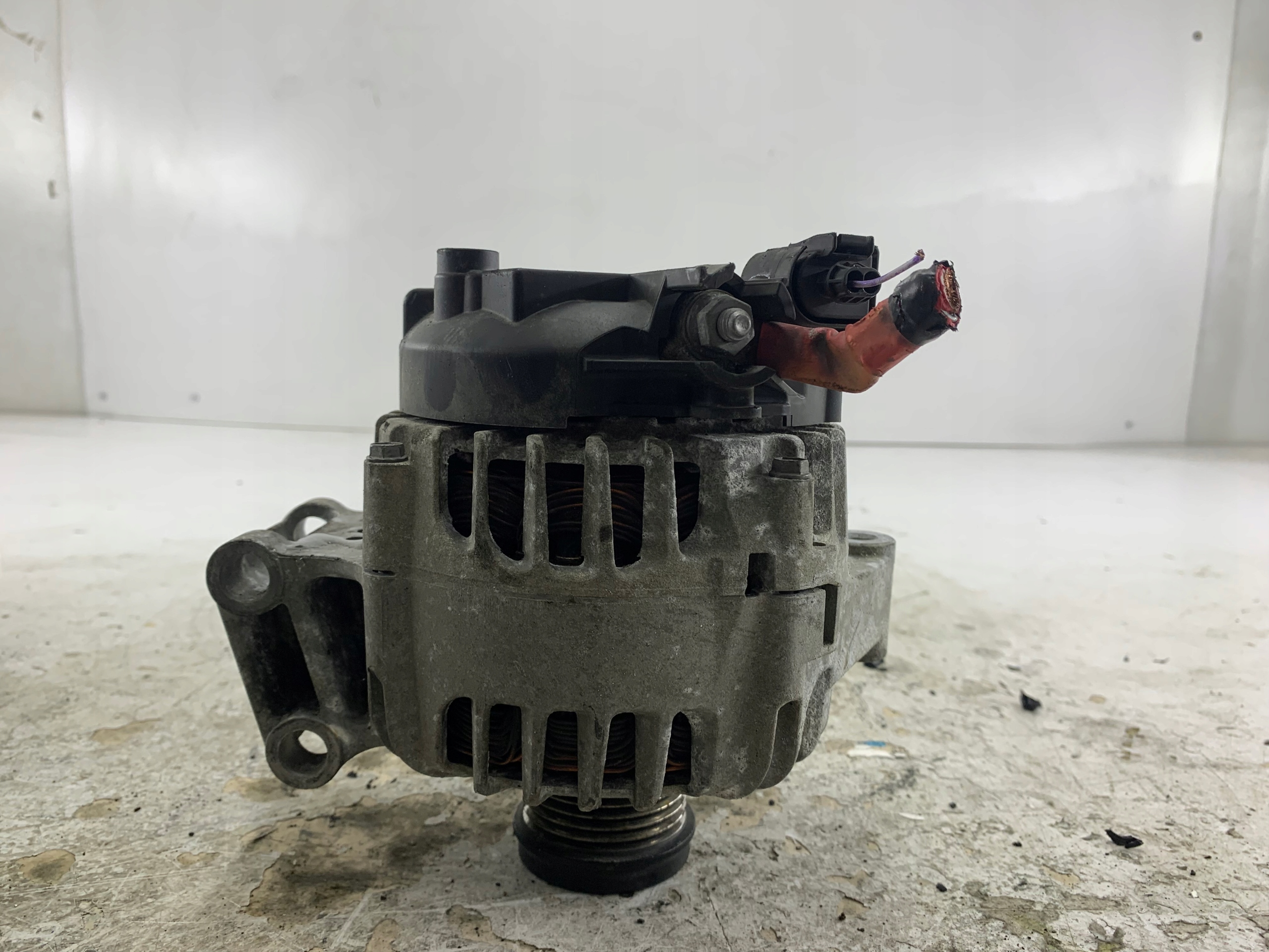 Dodatkowe zdjęcie używanej części: FORD FIESTA MK7 1.25 1.3 1.4 ALTERNATOR BV2T-10300-AA 150A