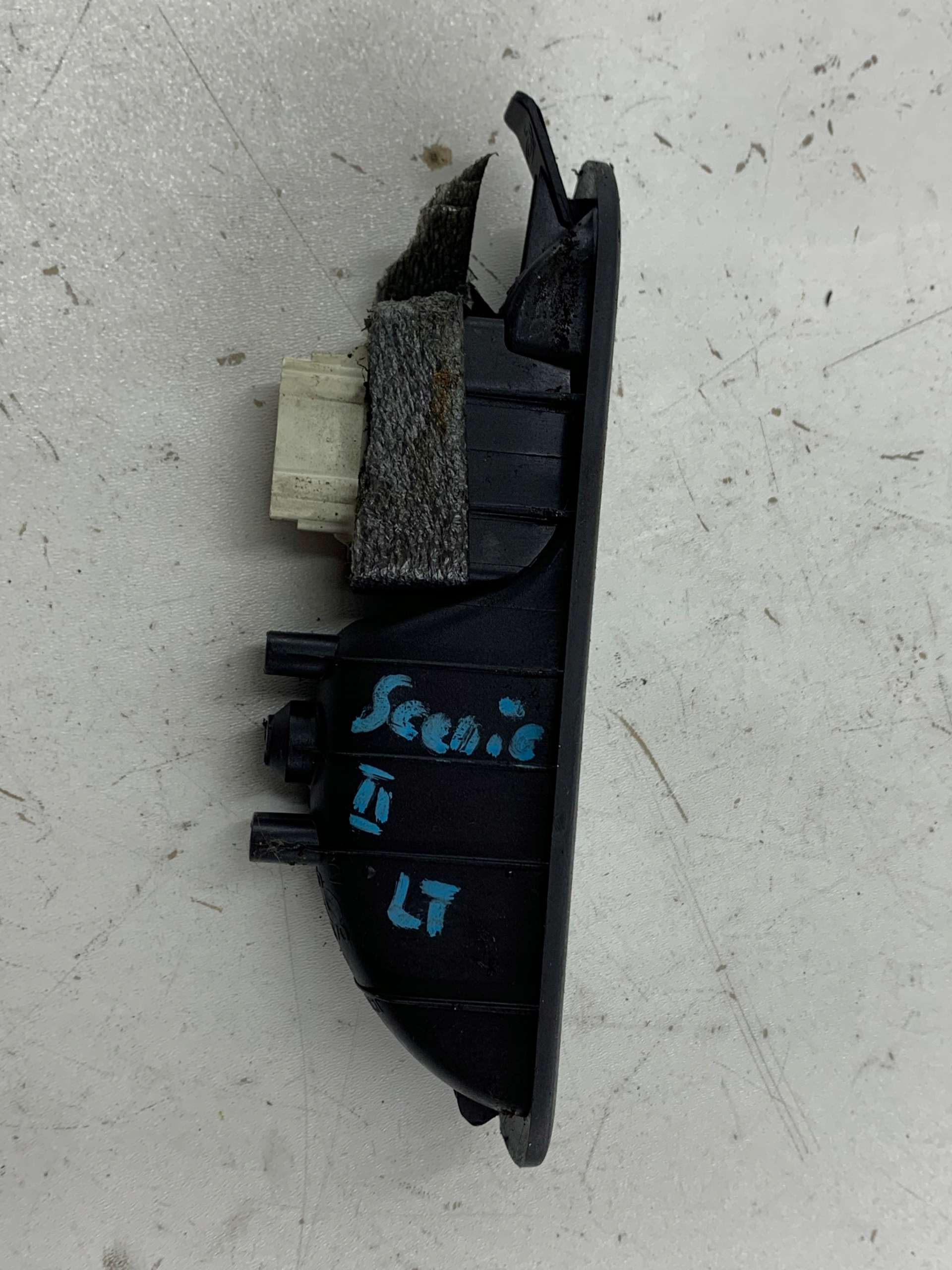 Dodatkowe zdjęcie używanej części: RENAULT SCENIC II PANEL SZYB LEWY TYŁ 156013870