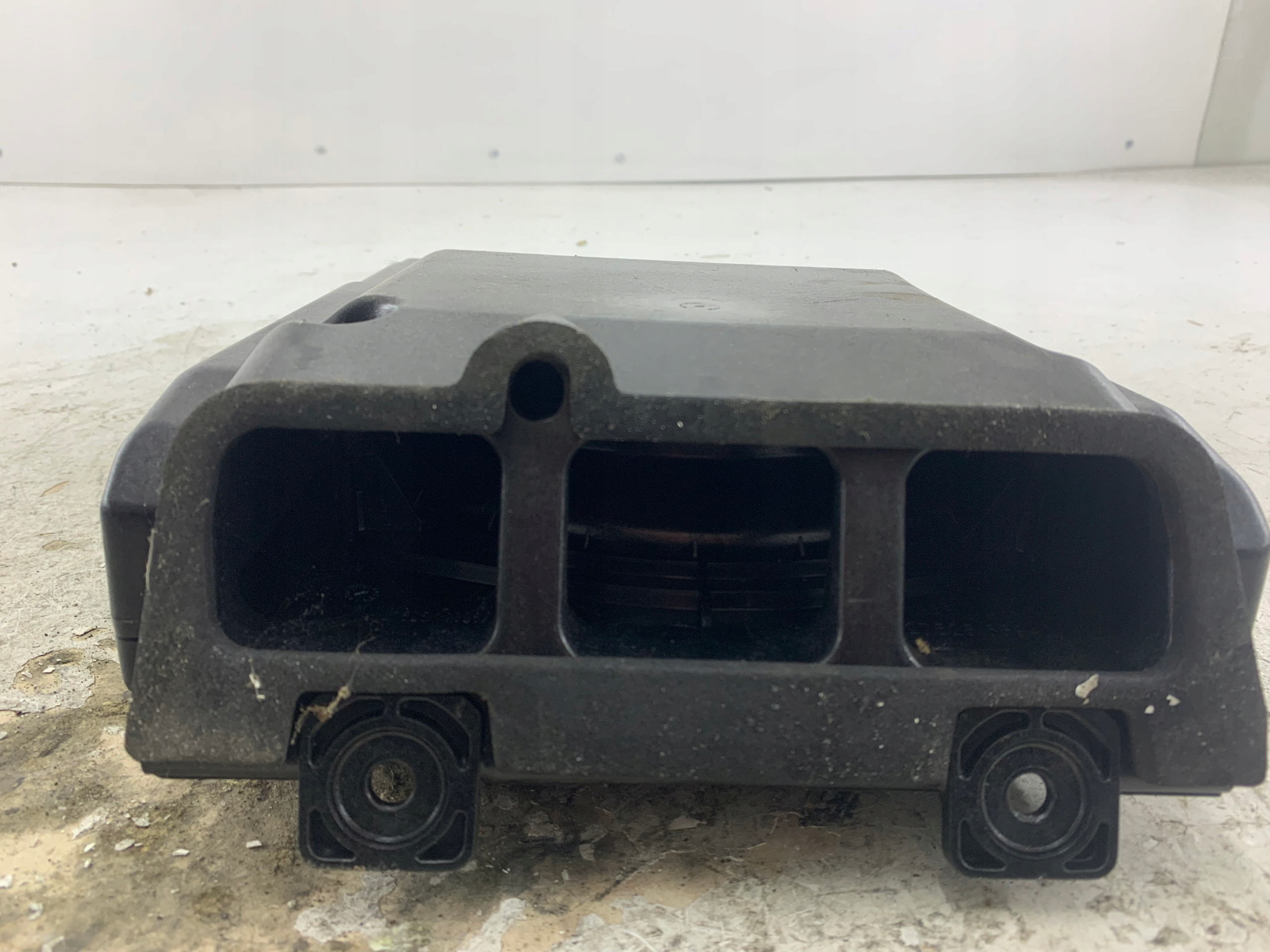 Dodatkowe zdjęcie używanej części: BMW E65 GŁOŚNIK NISKOTONOWY SUBWOOFER 6929100 6970006