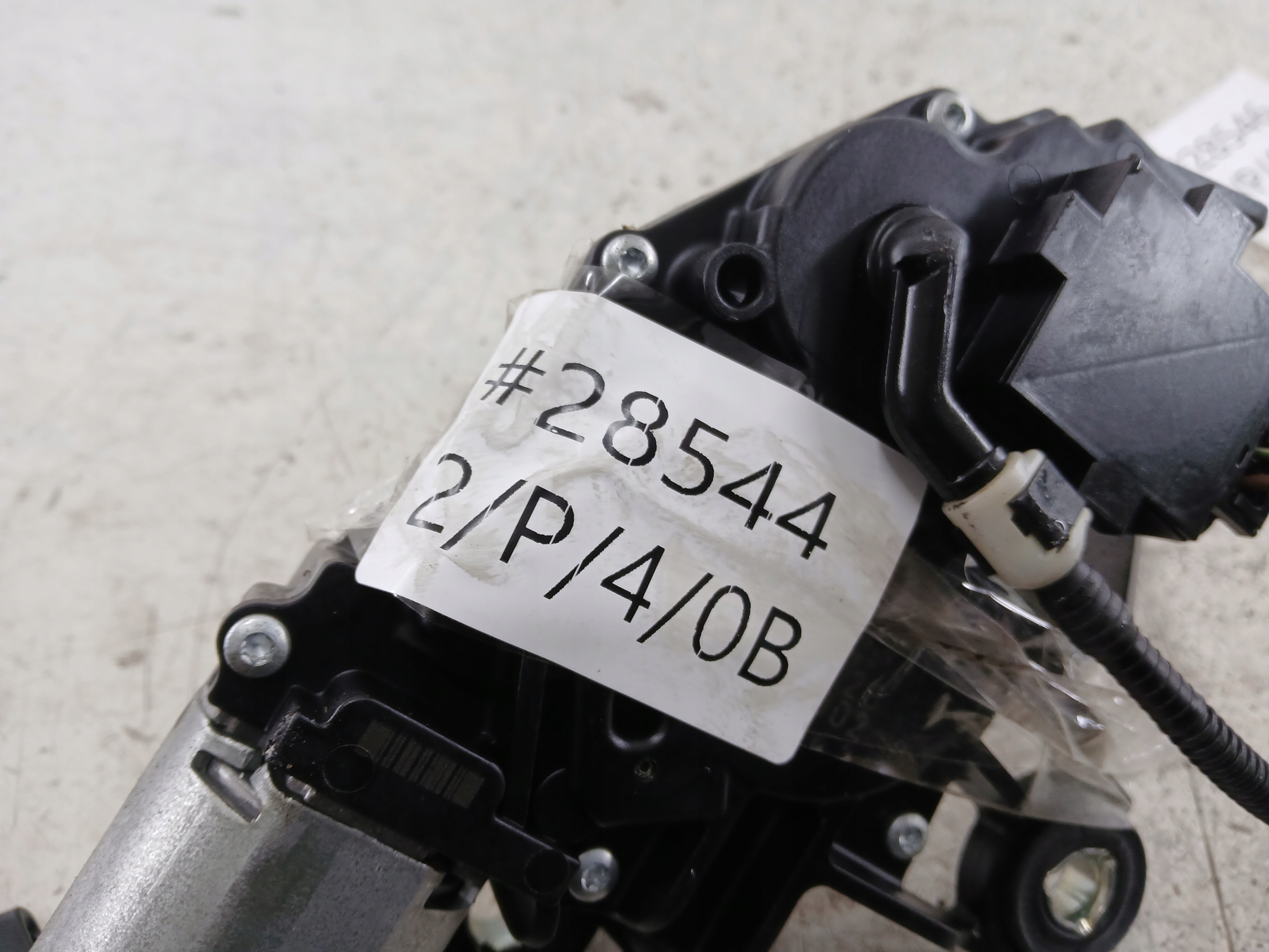 VW POLO 9N LIFT MECHANIZM WYCIERACZKI TYŁ 6Q6955711C - zdjęcie 7