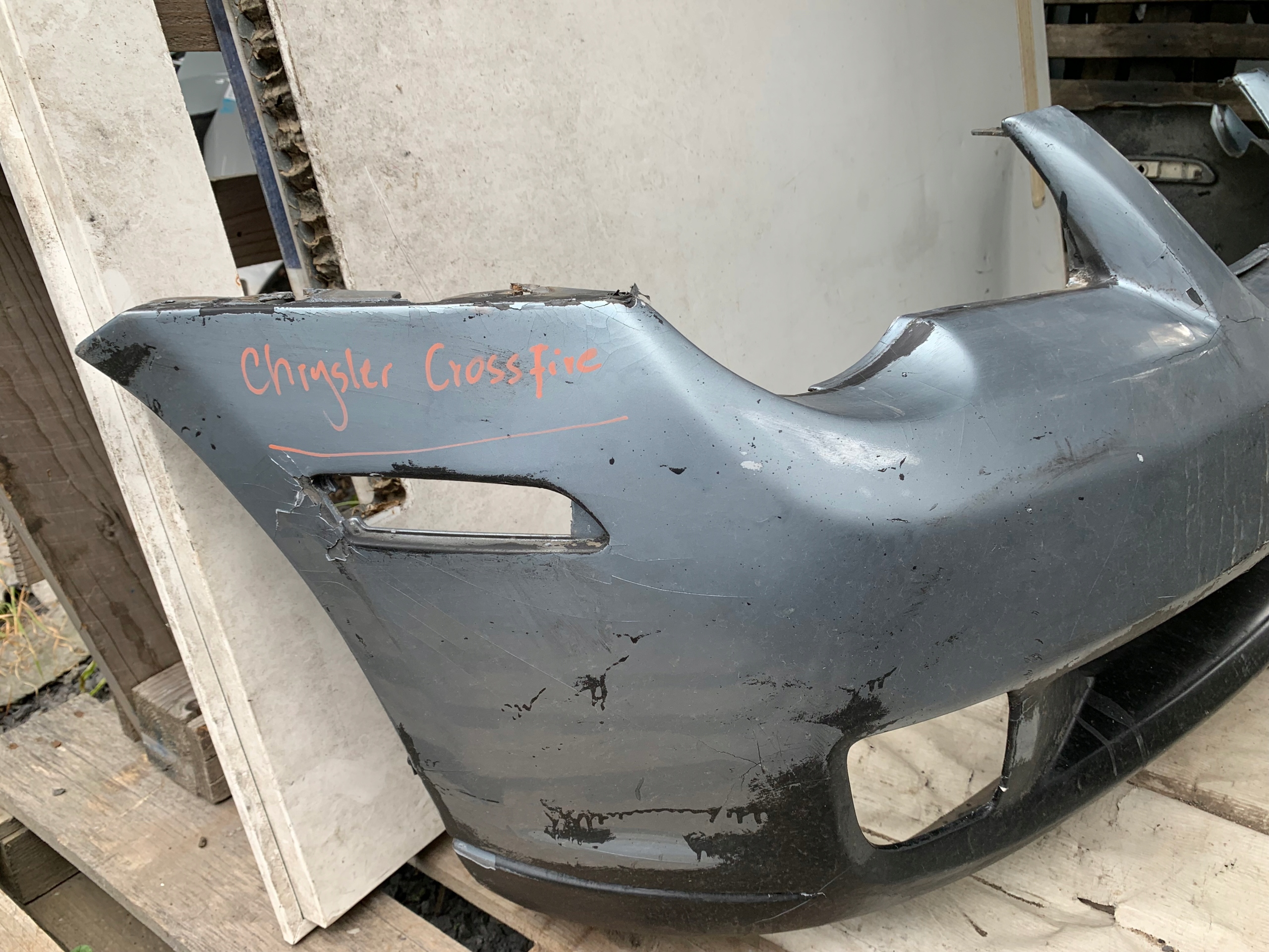 Dodatkowe zdjęcie używanej części: CHRYSLER CROSSFIRE ZDERZAK PRZÓD PRZEDNI SREBRNY
